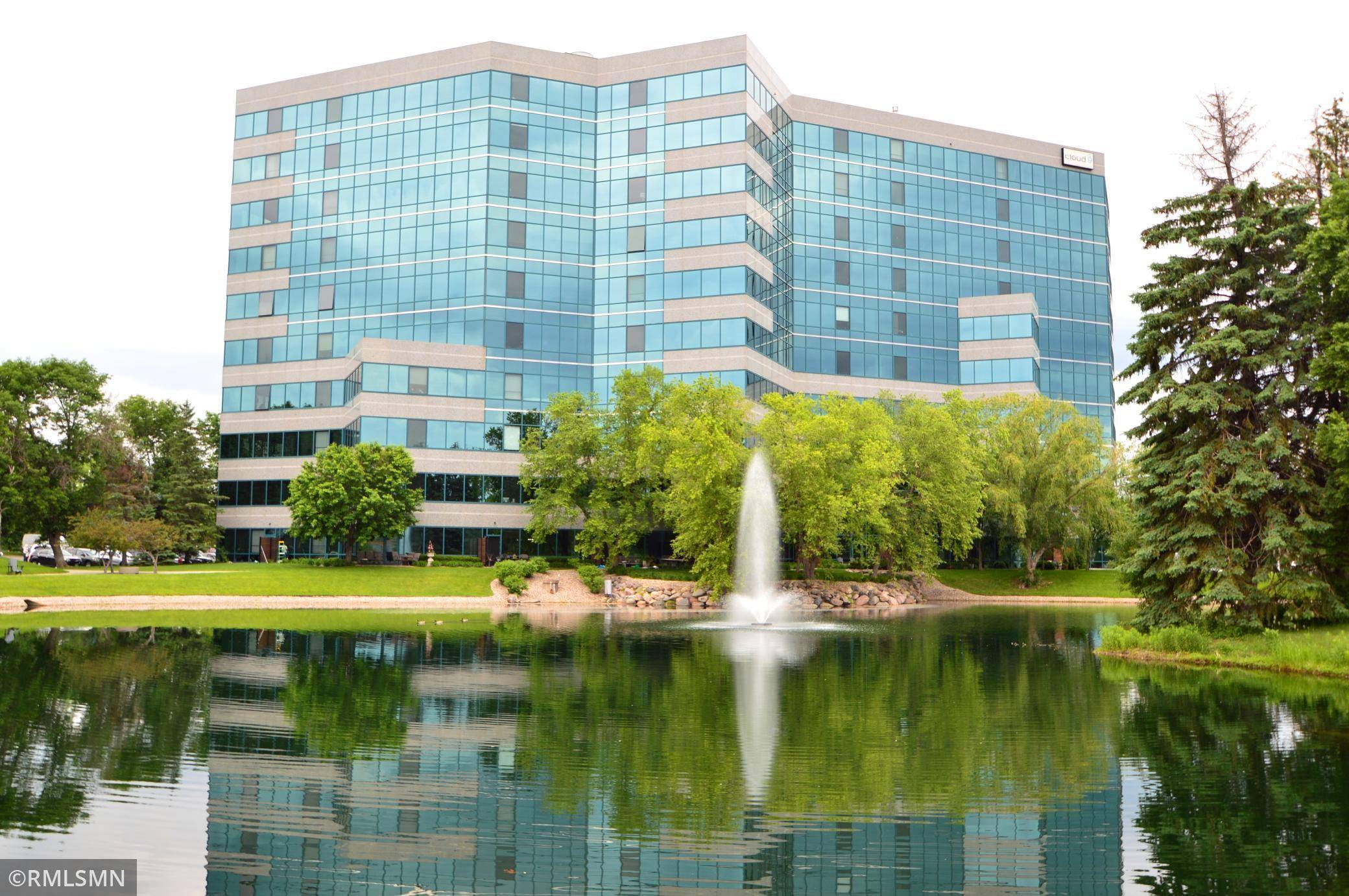 Minnetonka, MN 55343,5601 Smetana DR #518