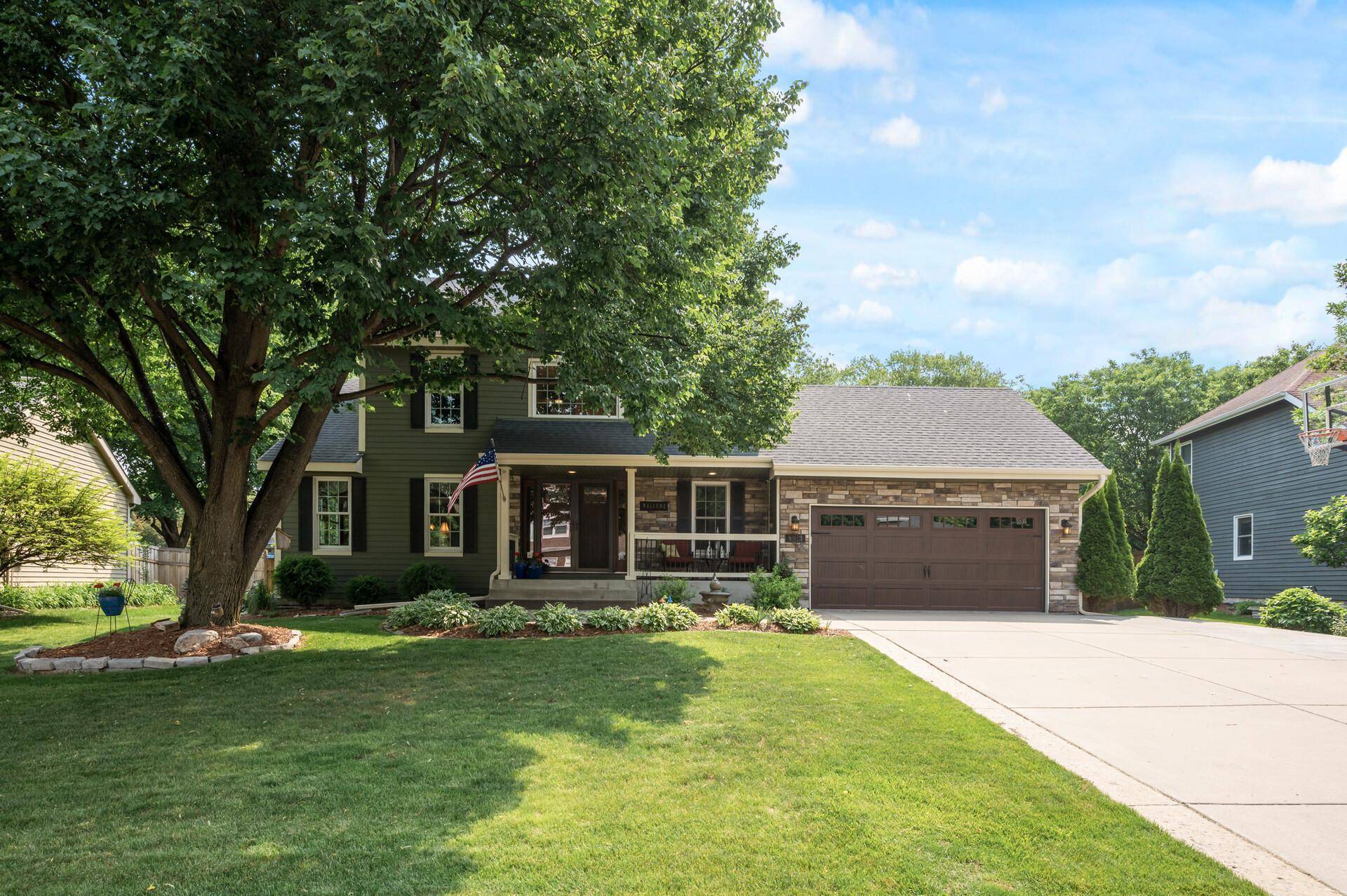 Eden Prairie, MN 55347,8813 Stanley TRL