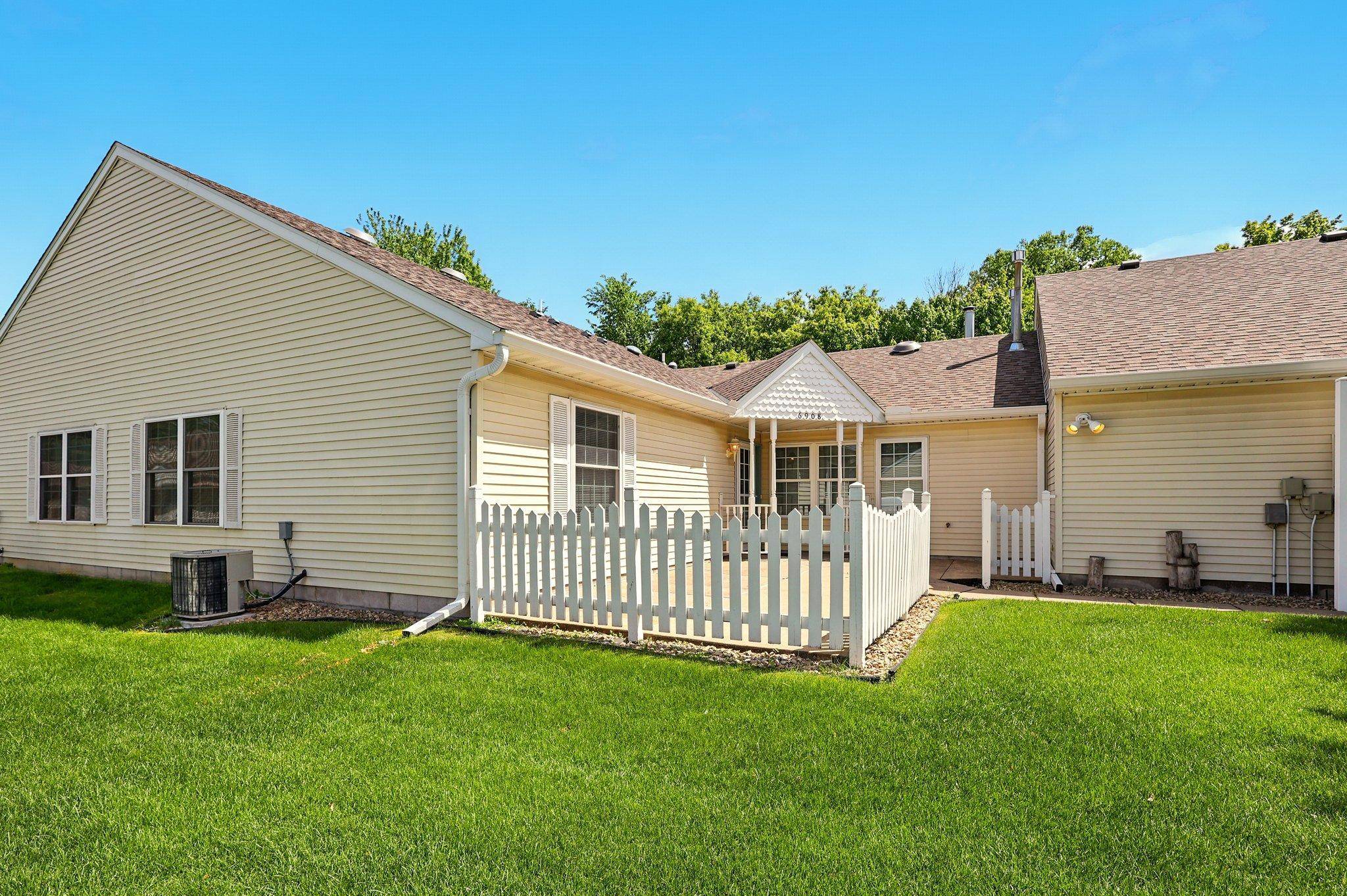 Inver Grove Heights, MN 55077,6908 Inverness TRL #32