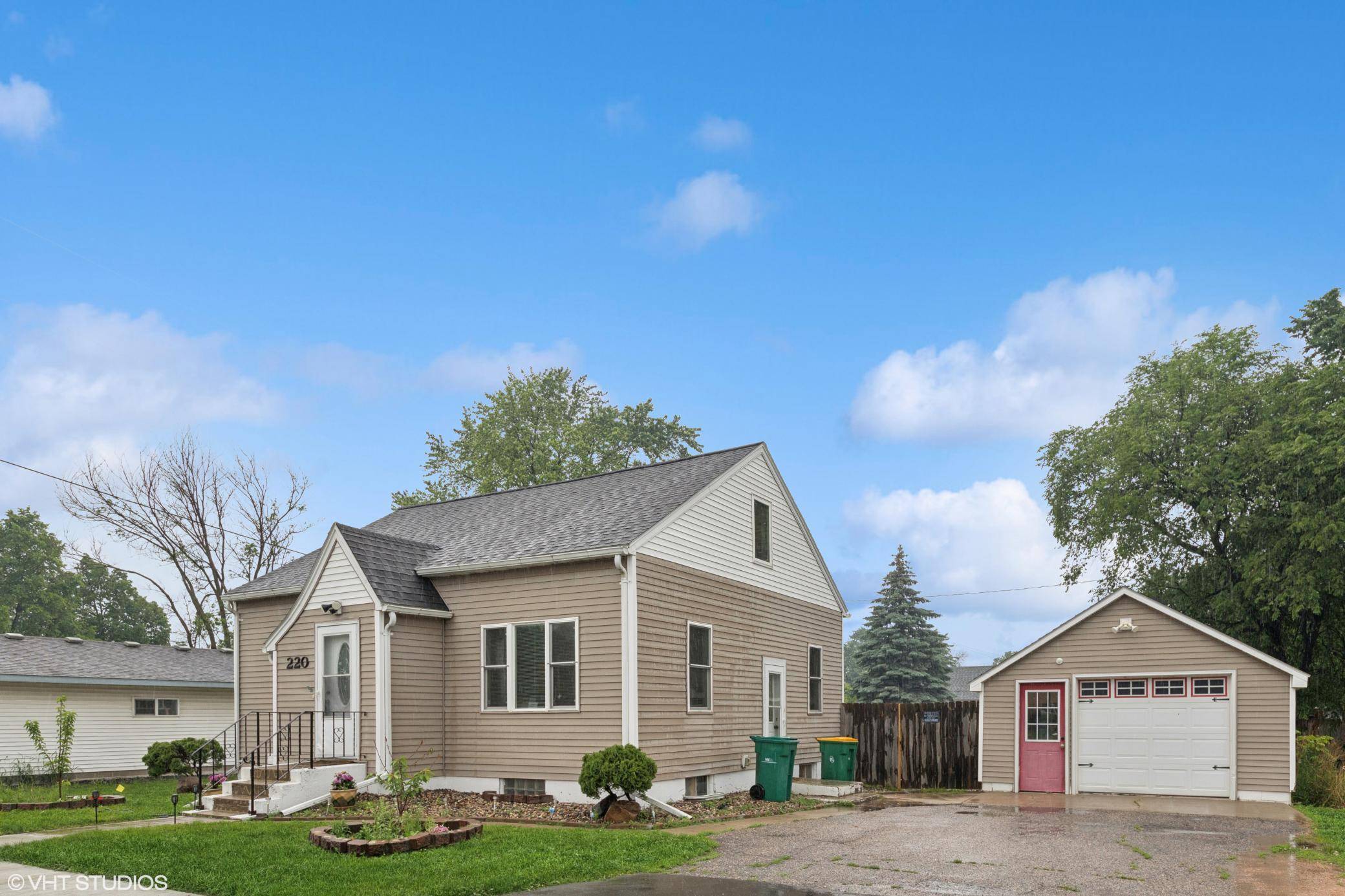 Belle Plaine, MN 56011,220 E State ST