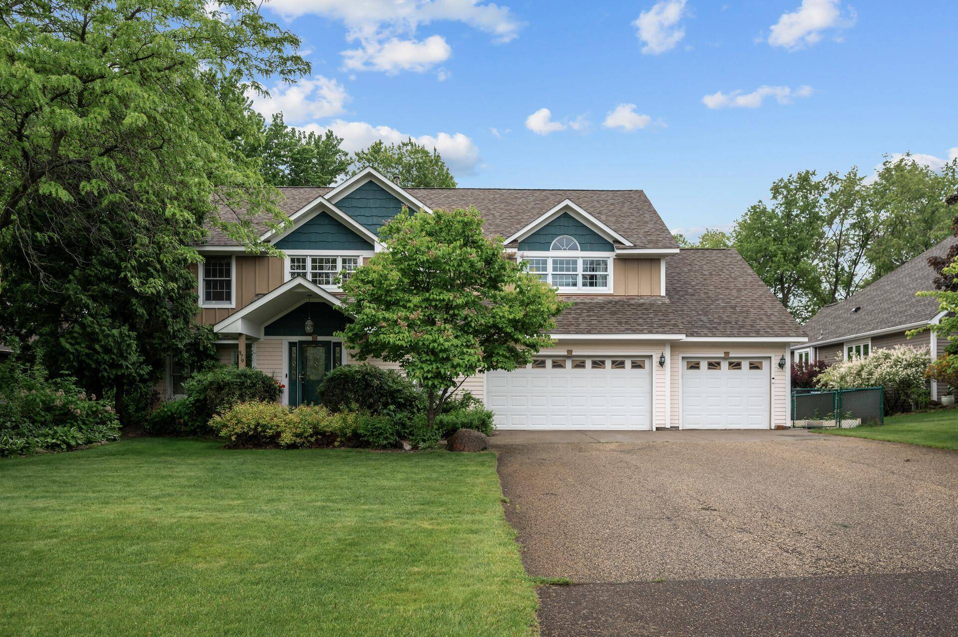 Maplewood, MN 55109,979 Kohlman LN