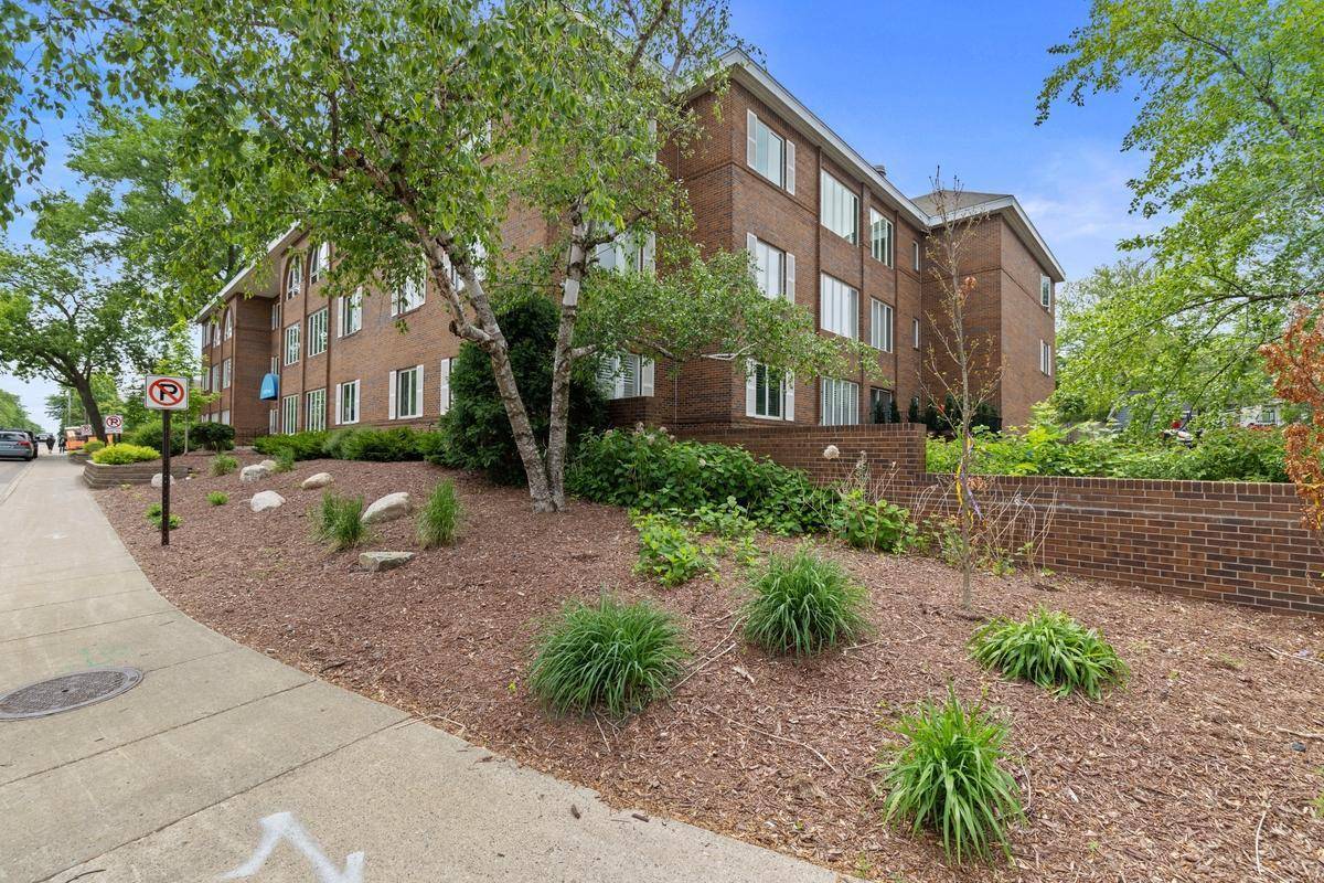 Edina, MN 55410,5100 S France AVE S #305