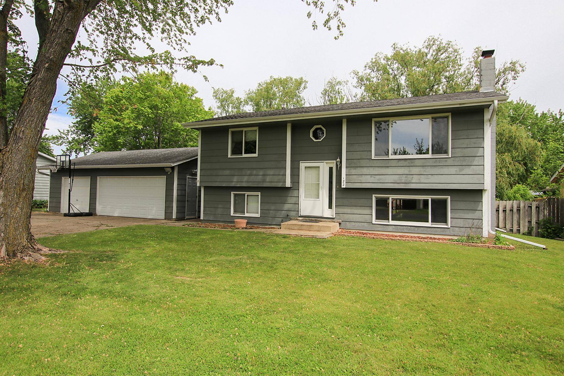 Montrose, MN 55363,122 Crystal CT