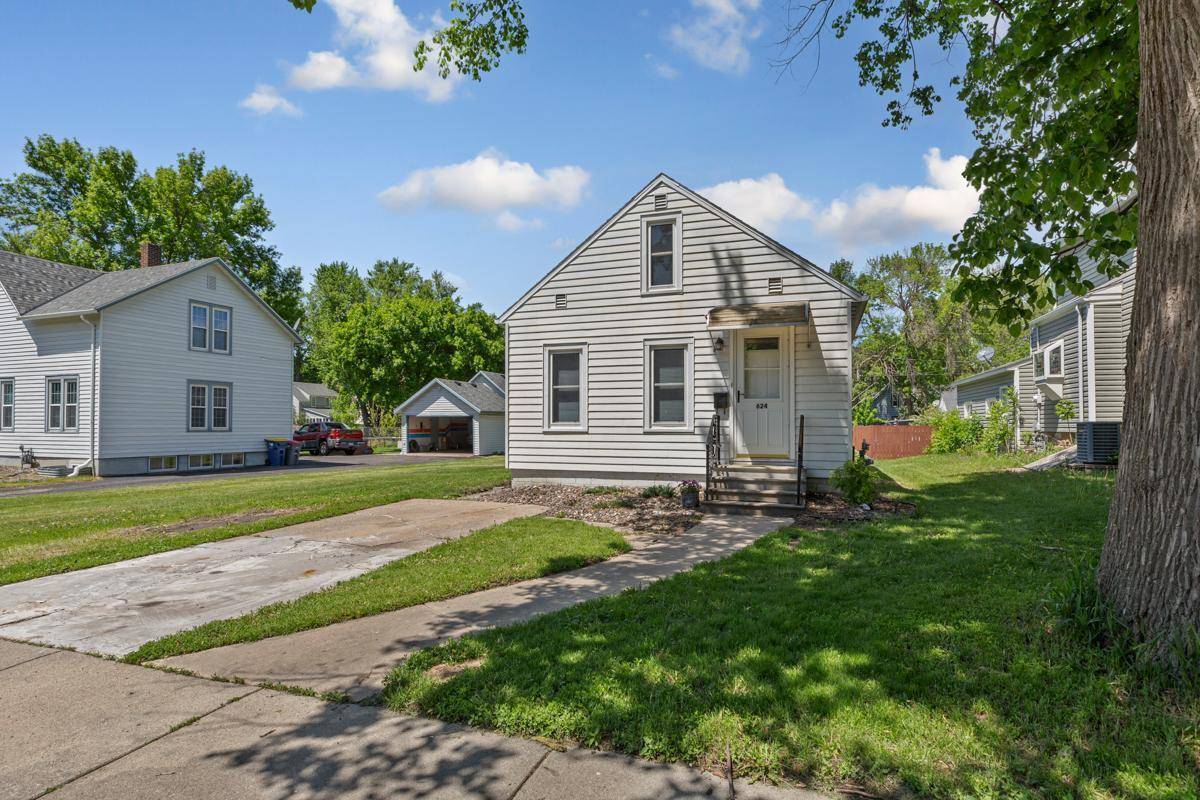 Faribault, MN 55021,624 2nd ST NE