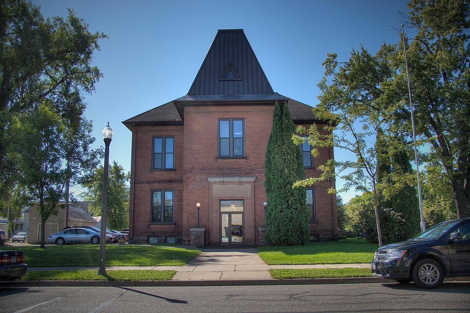 Cambridge, MN 55008,237 2nd AVE SW
