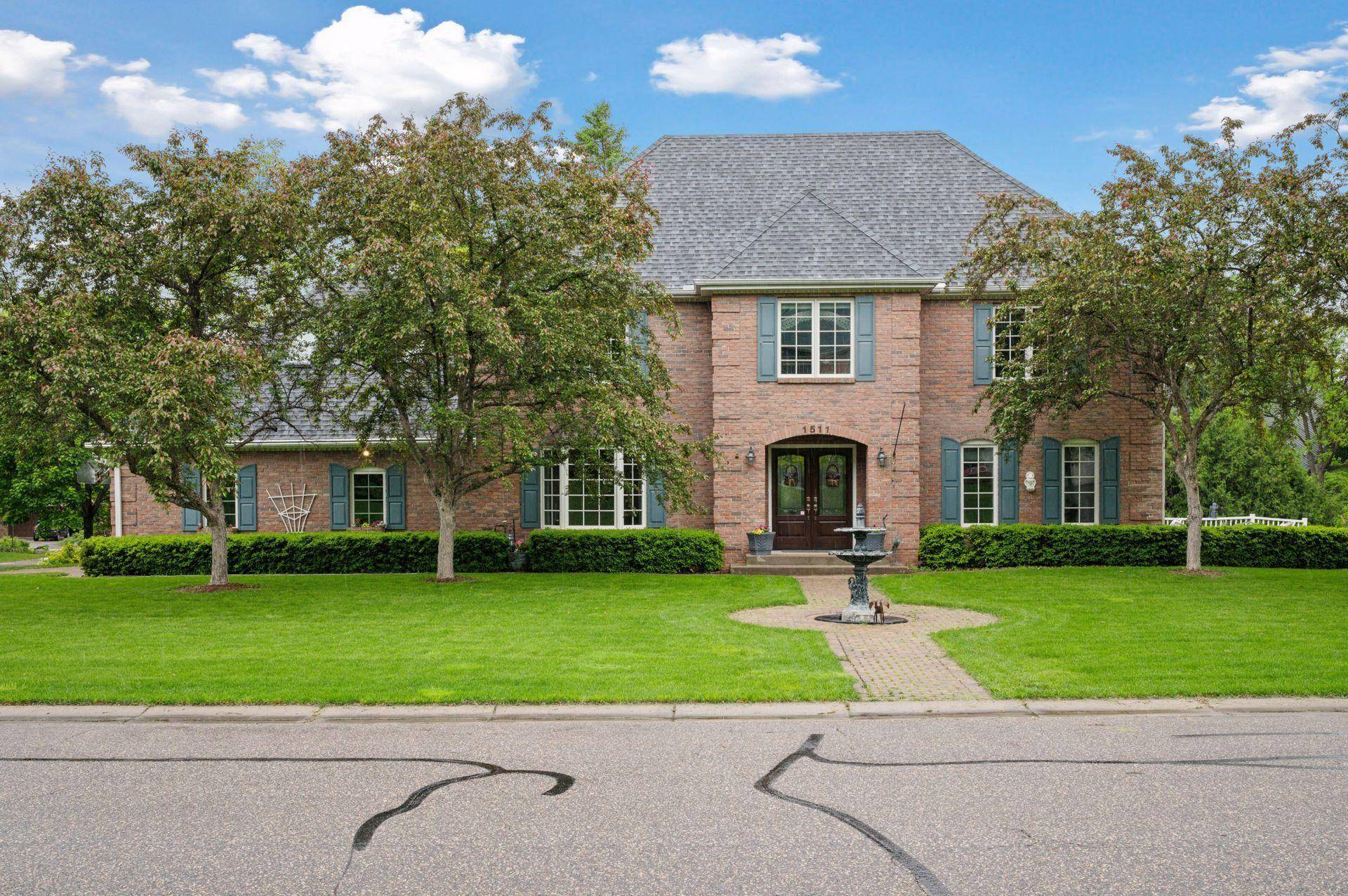 Arden Hills, MN 55112,1511 Colleen AVE
