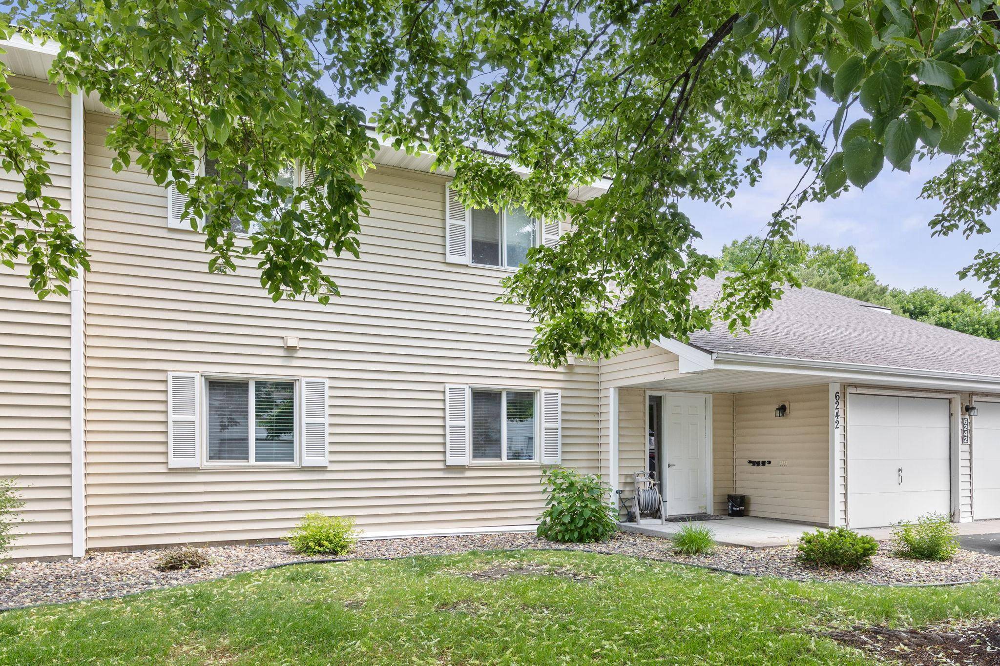 Maple Grove, MN 55369,6242 Magda DR #B