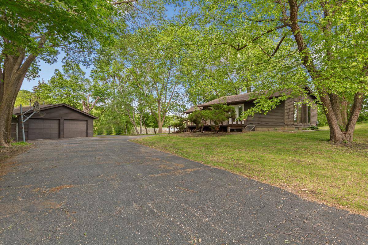 Saint Peter, MN 56082,33230 Lake Emily RD