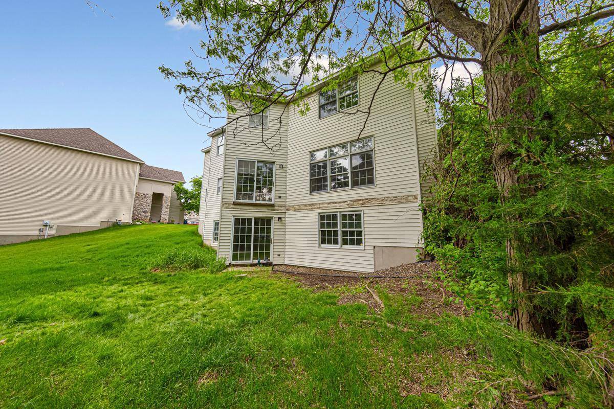 Inver Grove Heights, MN 55076,8361 Carew CT