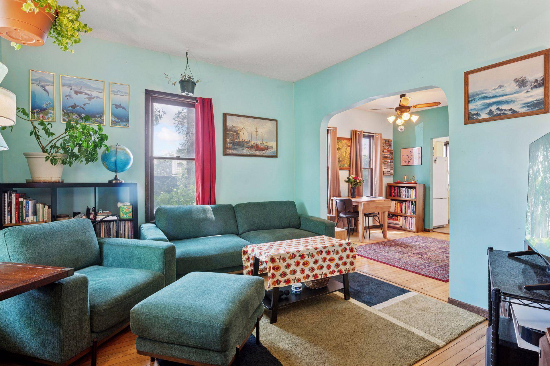 Minneapolis, MN 55406,2420 25th AVE S
