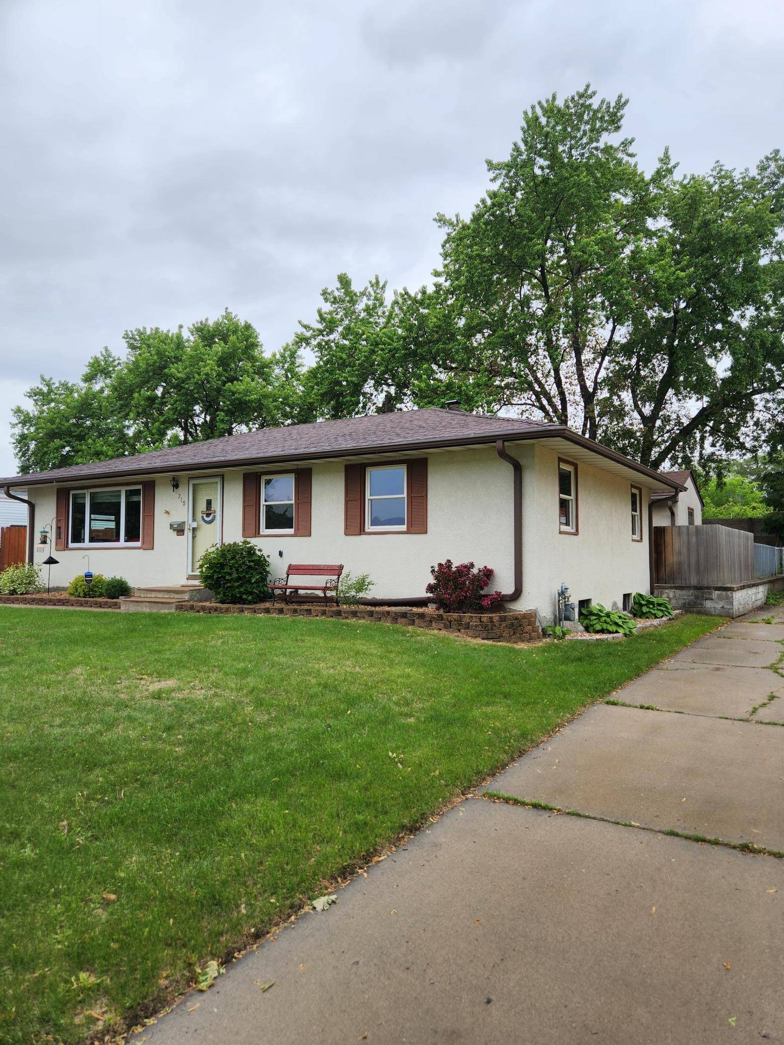 South Saint Paul, MN 55075,715 24th AVE N