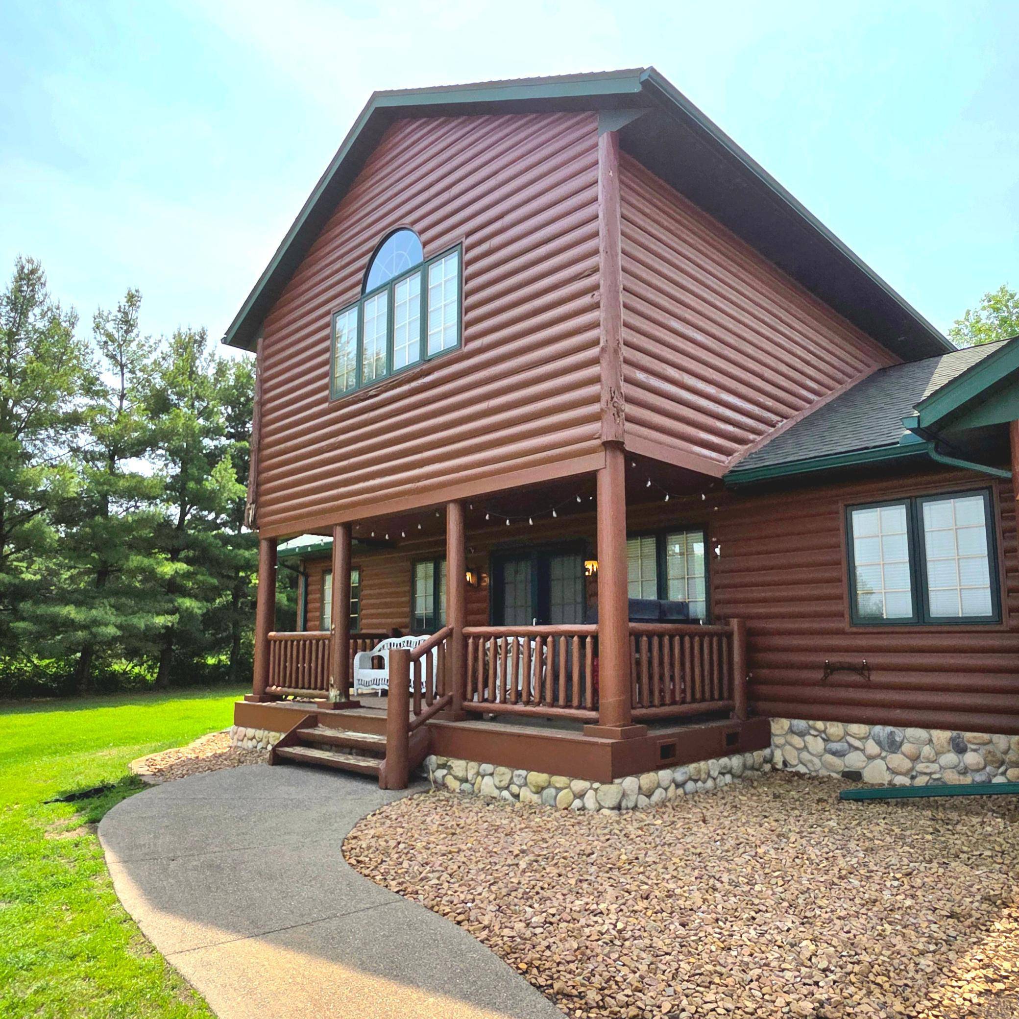 Mora, MN 55051,2207 Riverdale RD