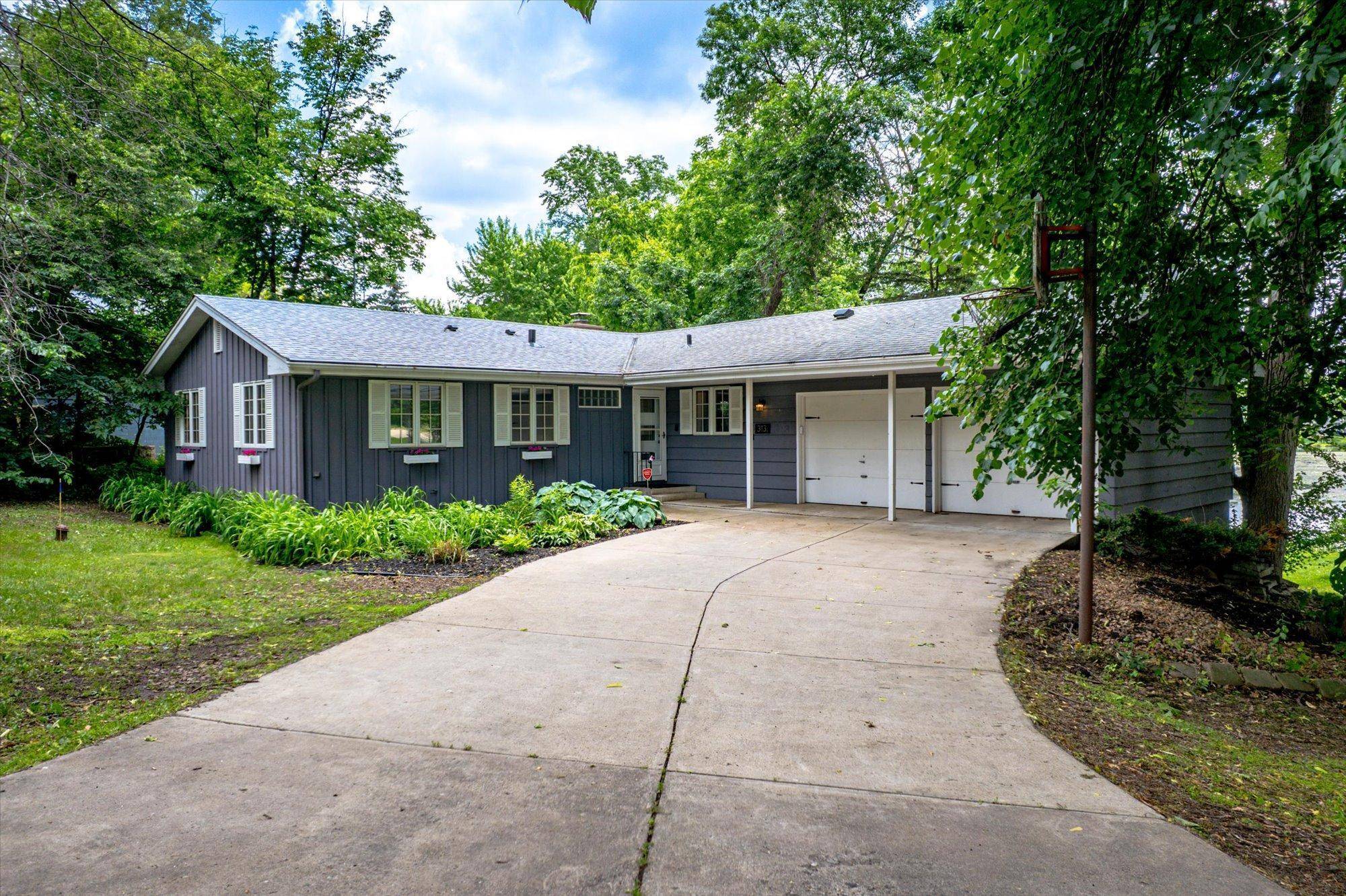 Burnsville, MN 55306,313 Maple Island RD