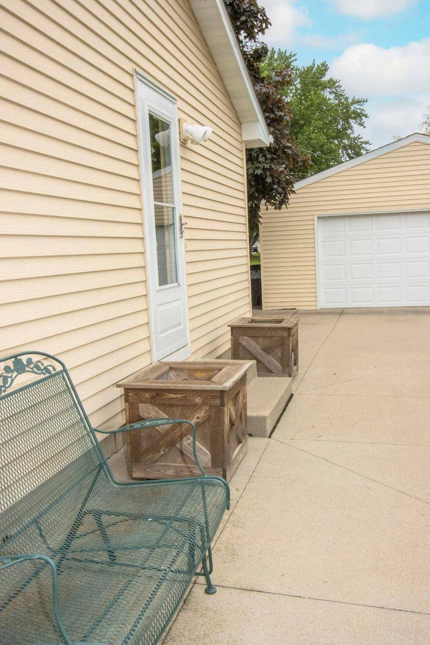 Eagle Lake, MN 56024,113 Linda DR