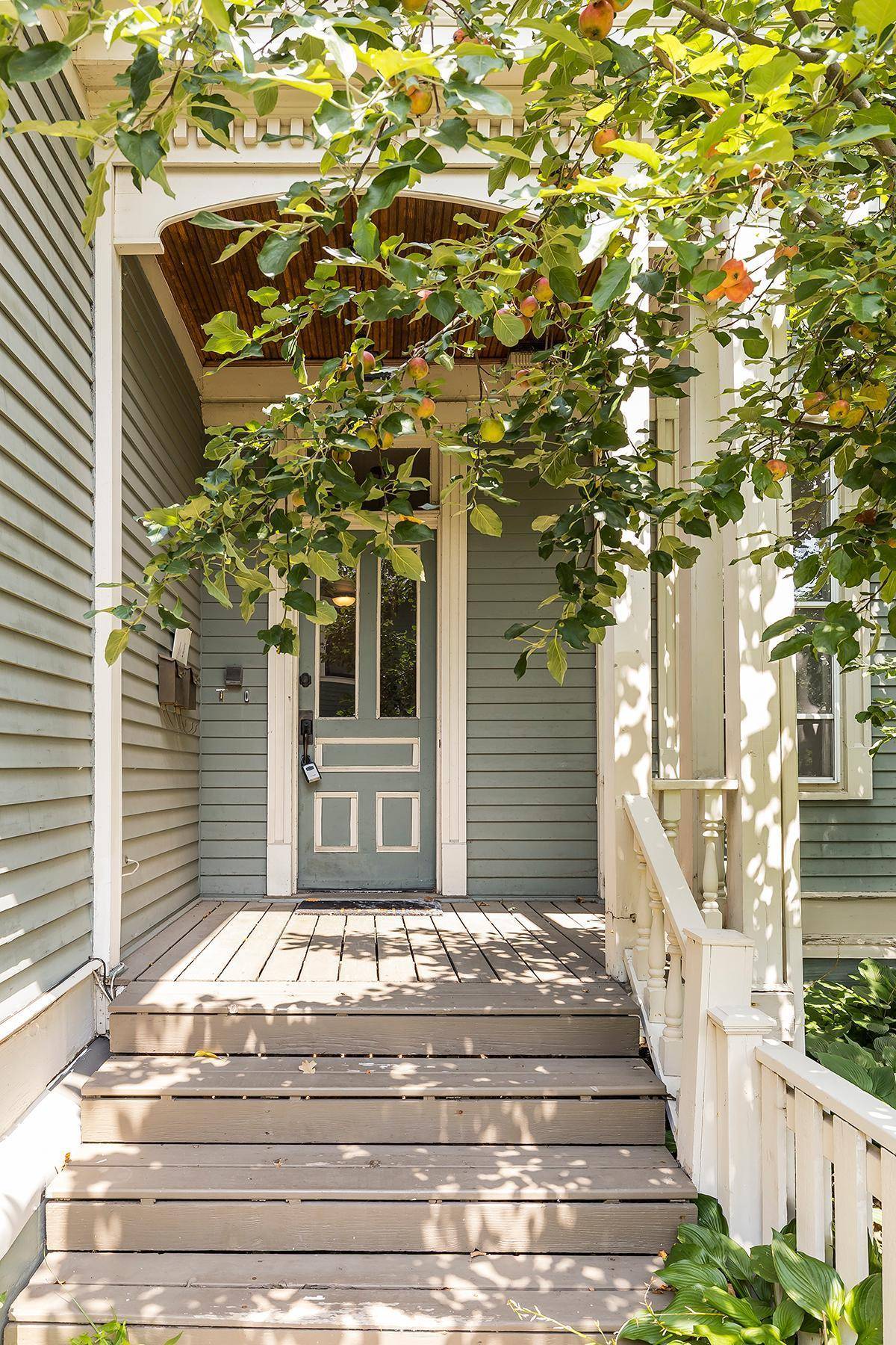 Saint Paul, MN 55102,112 Western AVE N #4