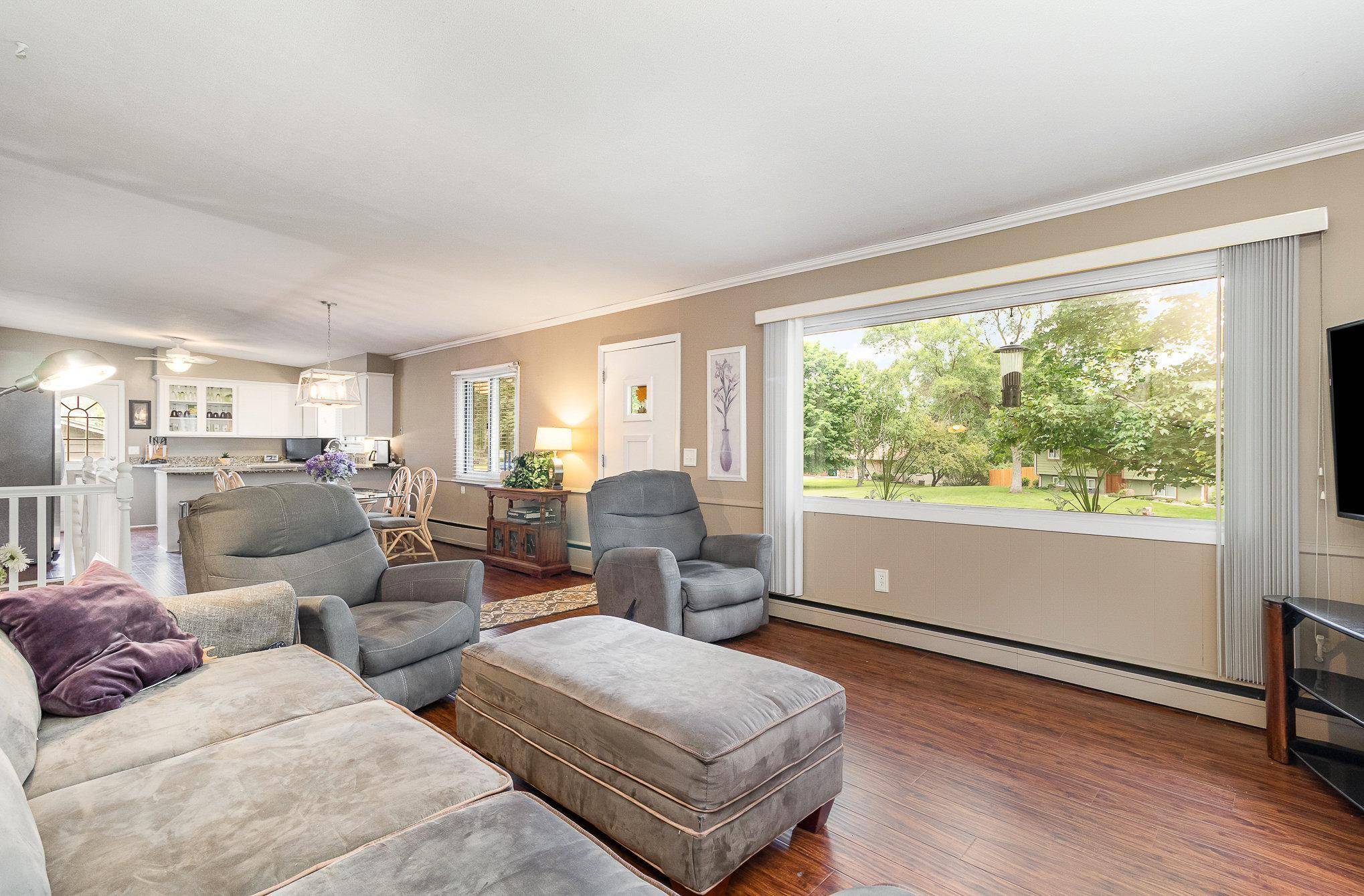Eden Prairie, MN 55346,7286 Prairie View DR