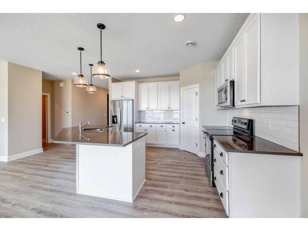 Woodbury, MN 55129,4282 Monarch DR