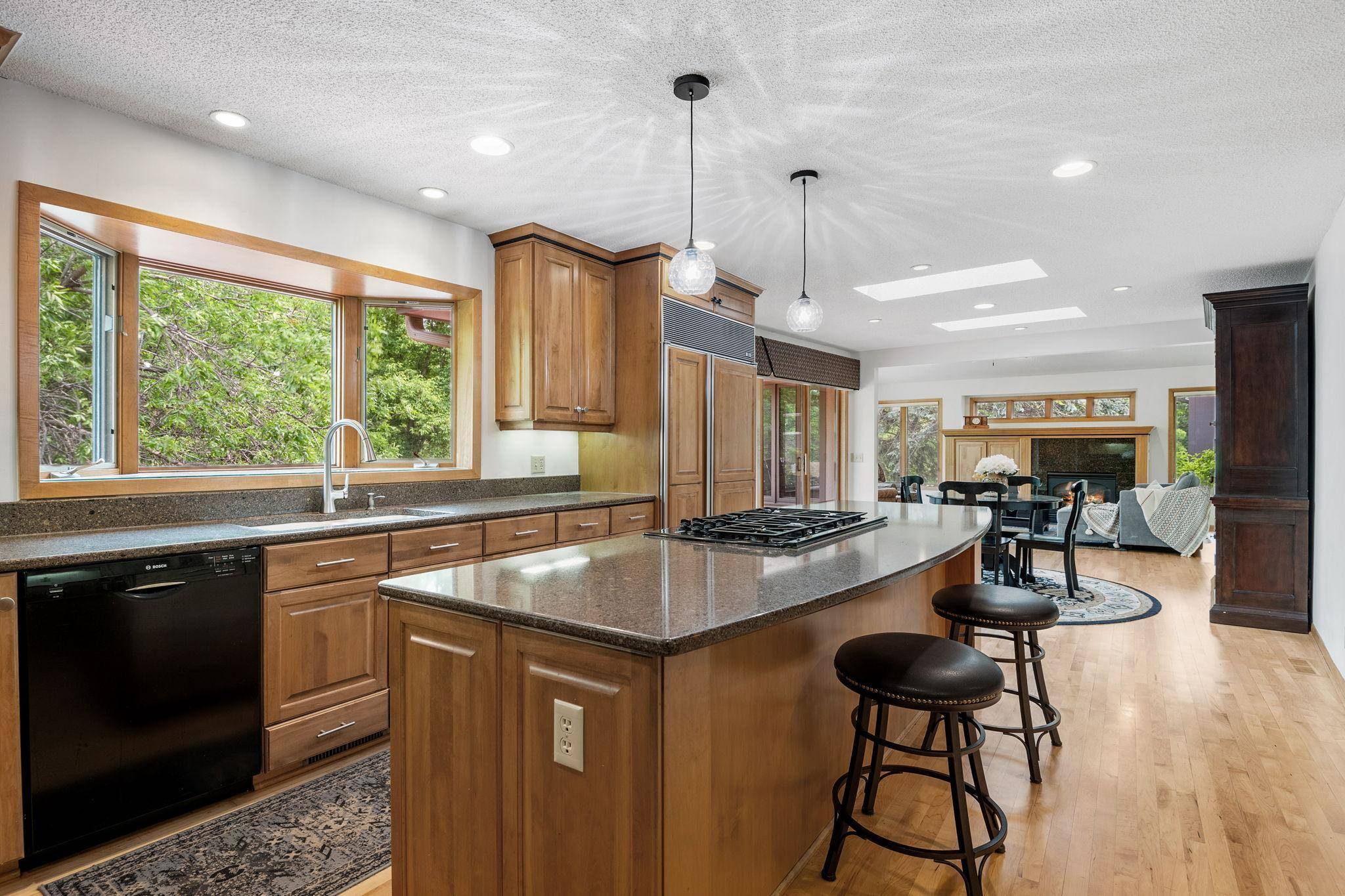 Edina, MN 55436,6136 Arctic WAY