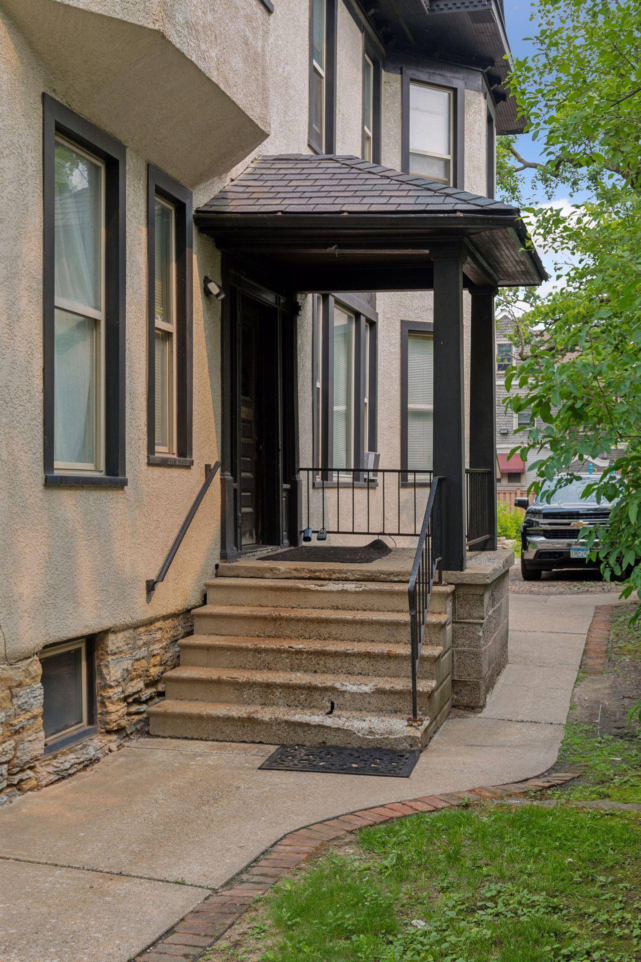 Saint Paul, MN 55102,583 Lincoln AVE