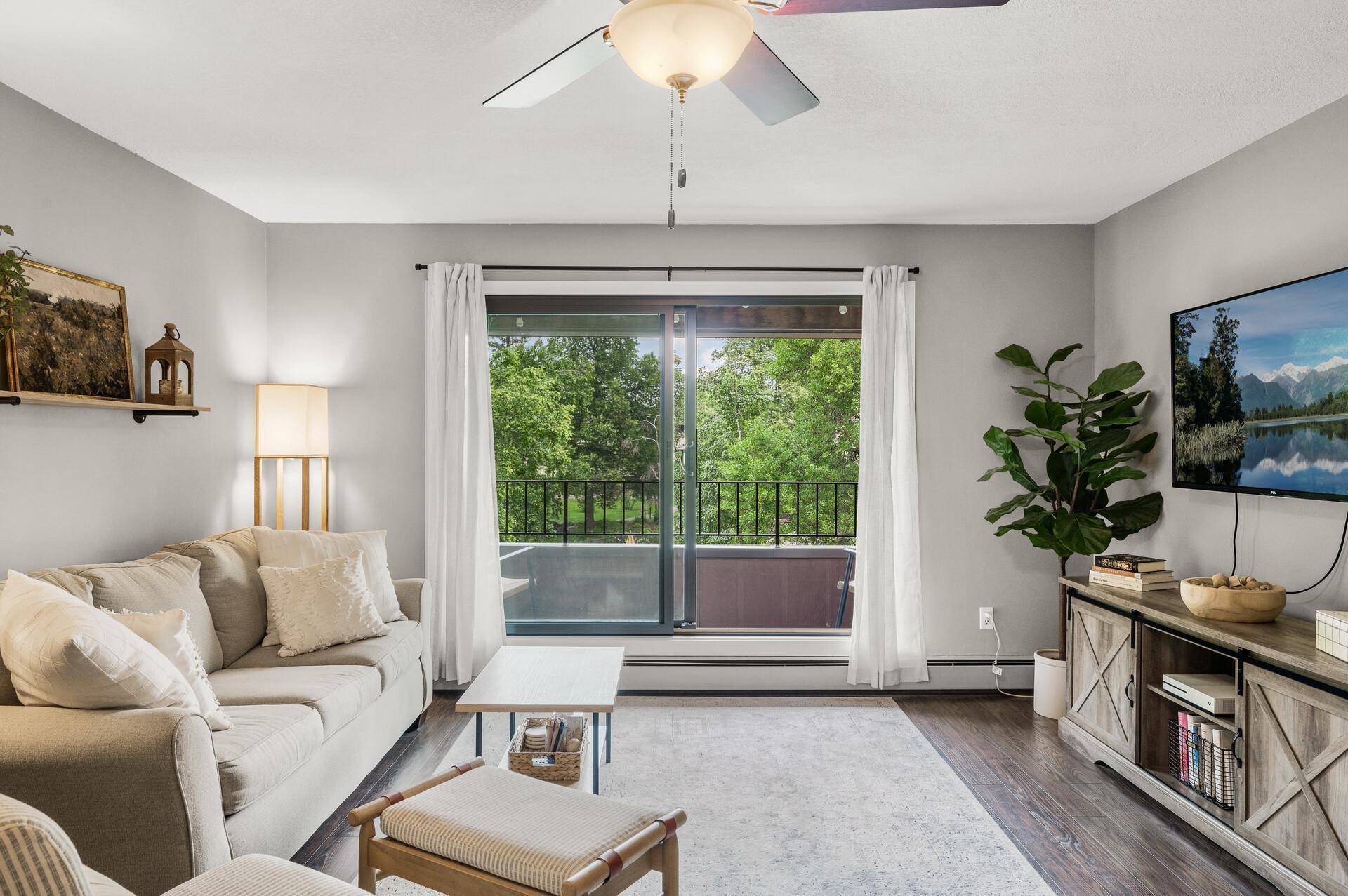 Edina, MN 55439,7510 Cahill RD #217B