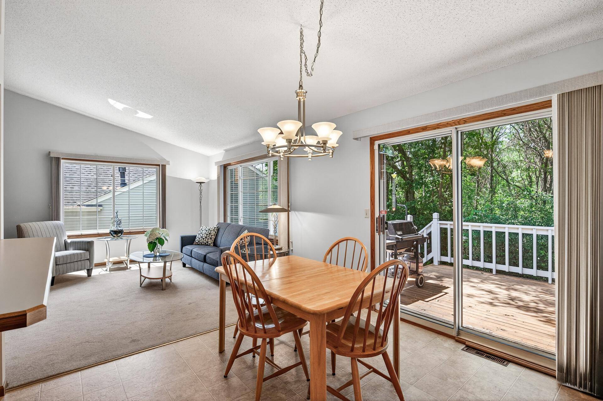 Shoreview, MN 55126,5711 Donegal DR