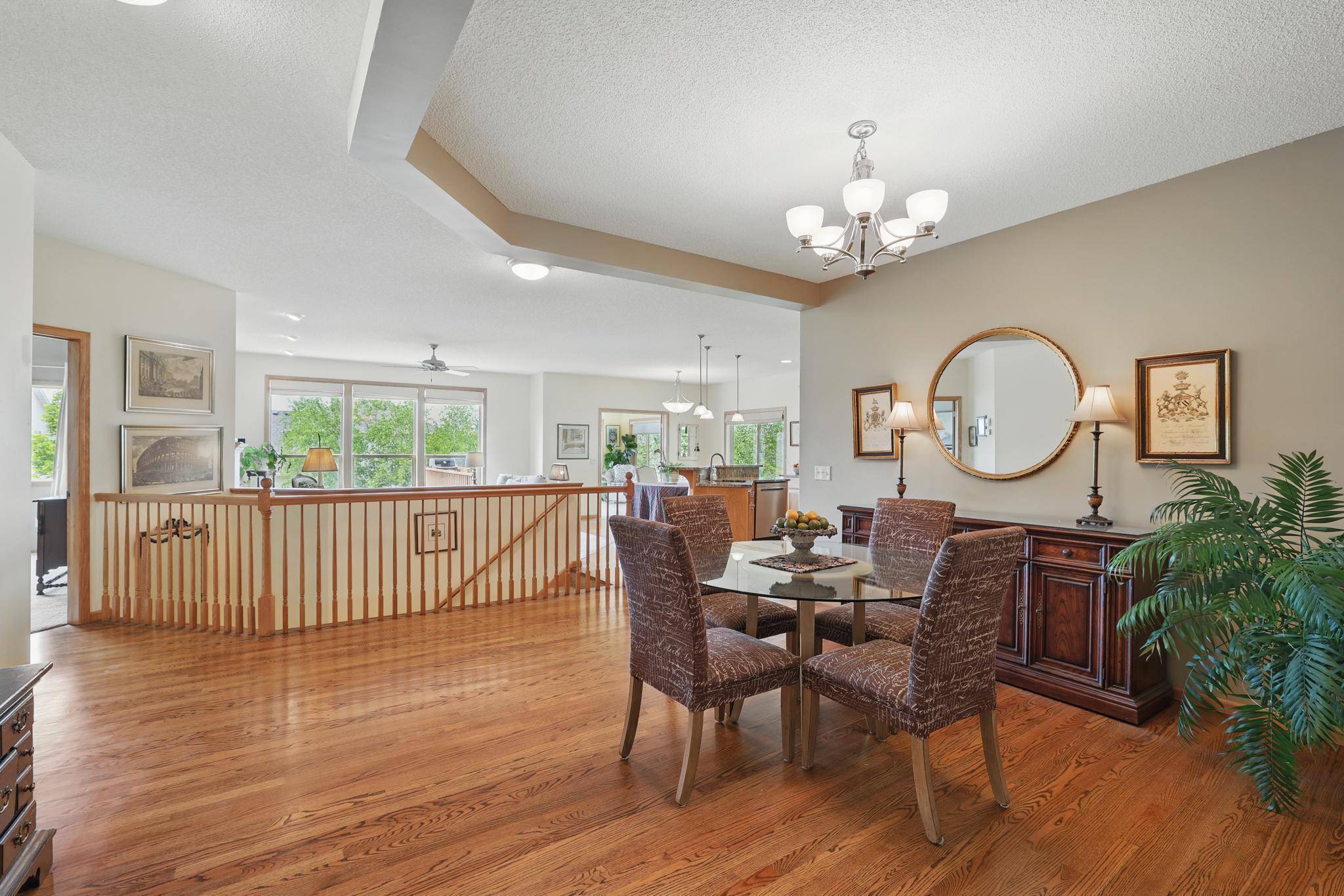 Woodbury, MN 55129,930 Drew DR