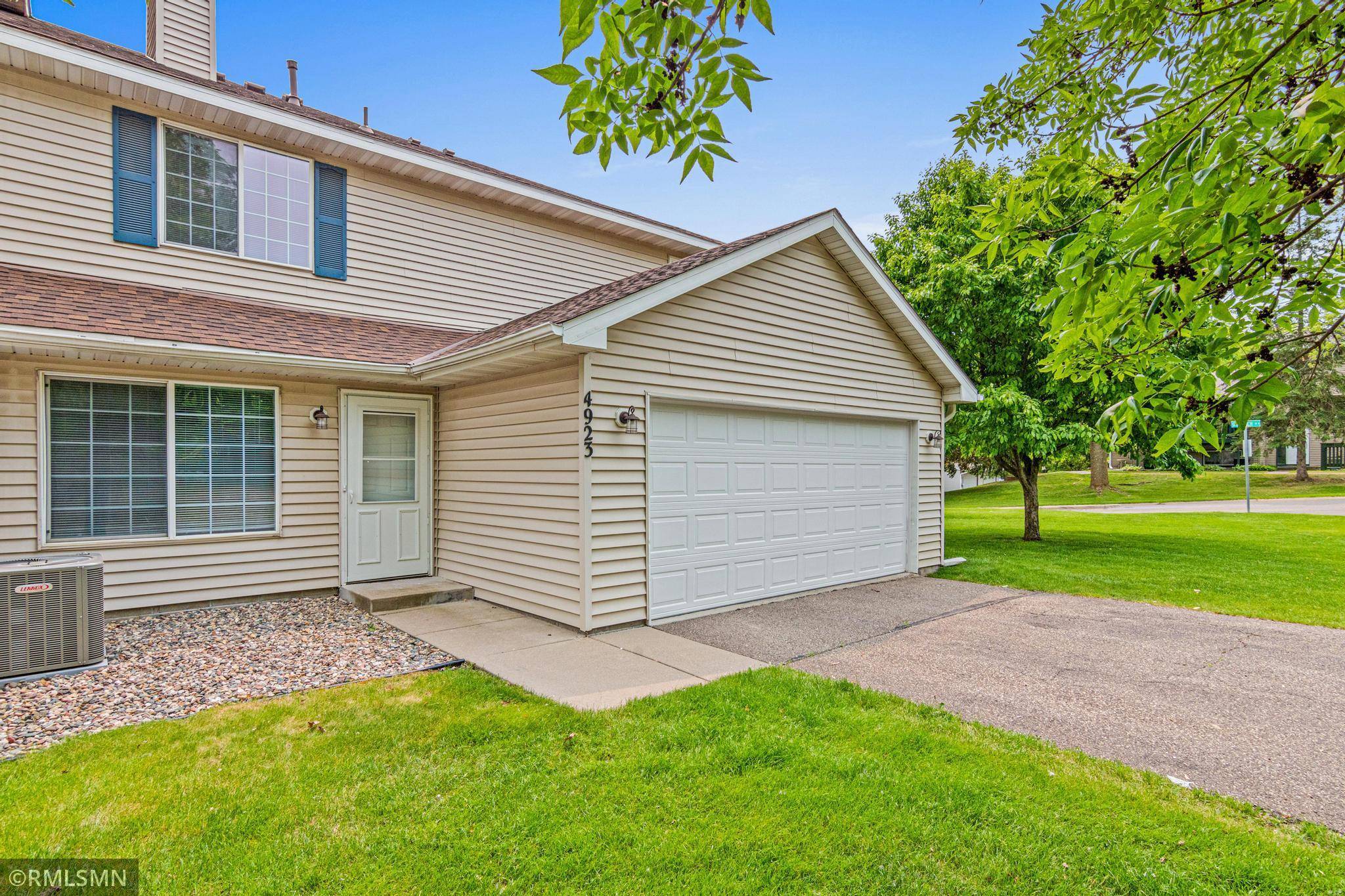 Oakdale, MN 55128,4923 Grenwich PL N