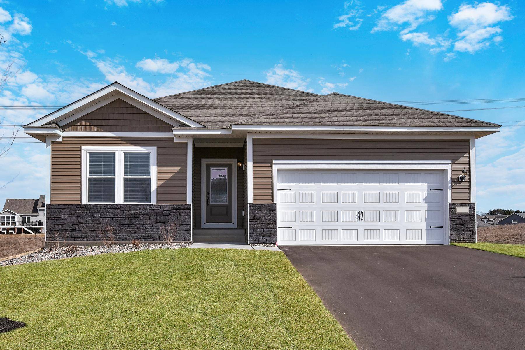 Cambridge, MN 55008,609 Spruce ST N