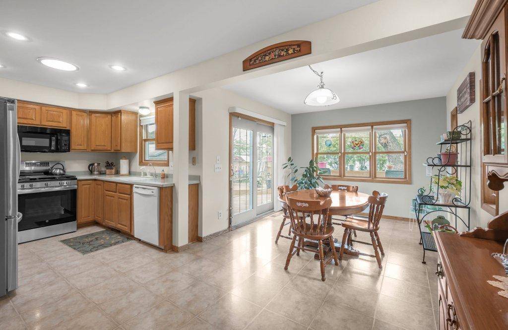 Brooklyn Center, MN 55430,2912 63rd AVE N