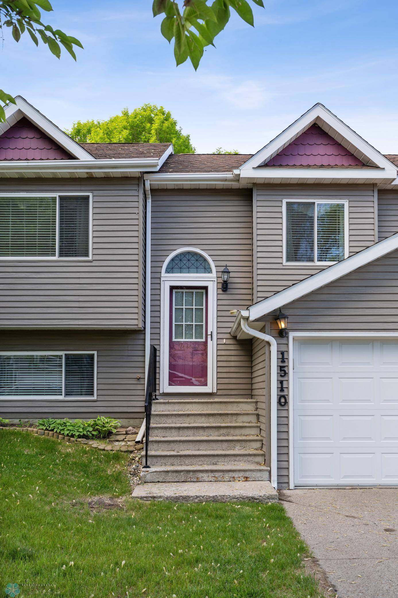 Fargo, ND 58104,1510 35th AVE S
