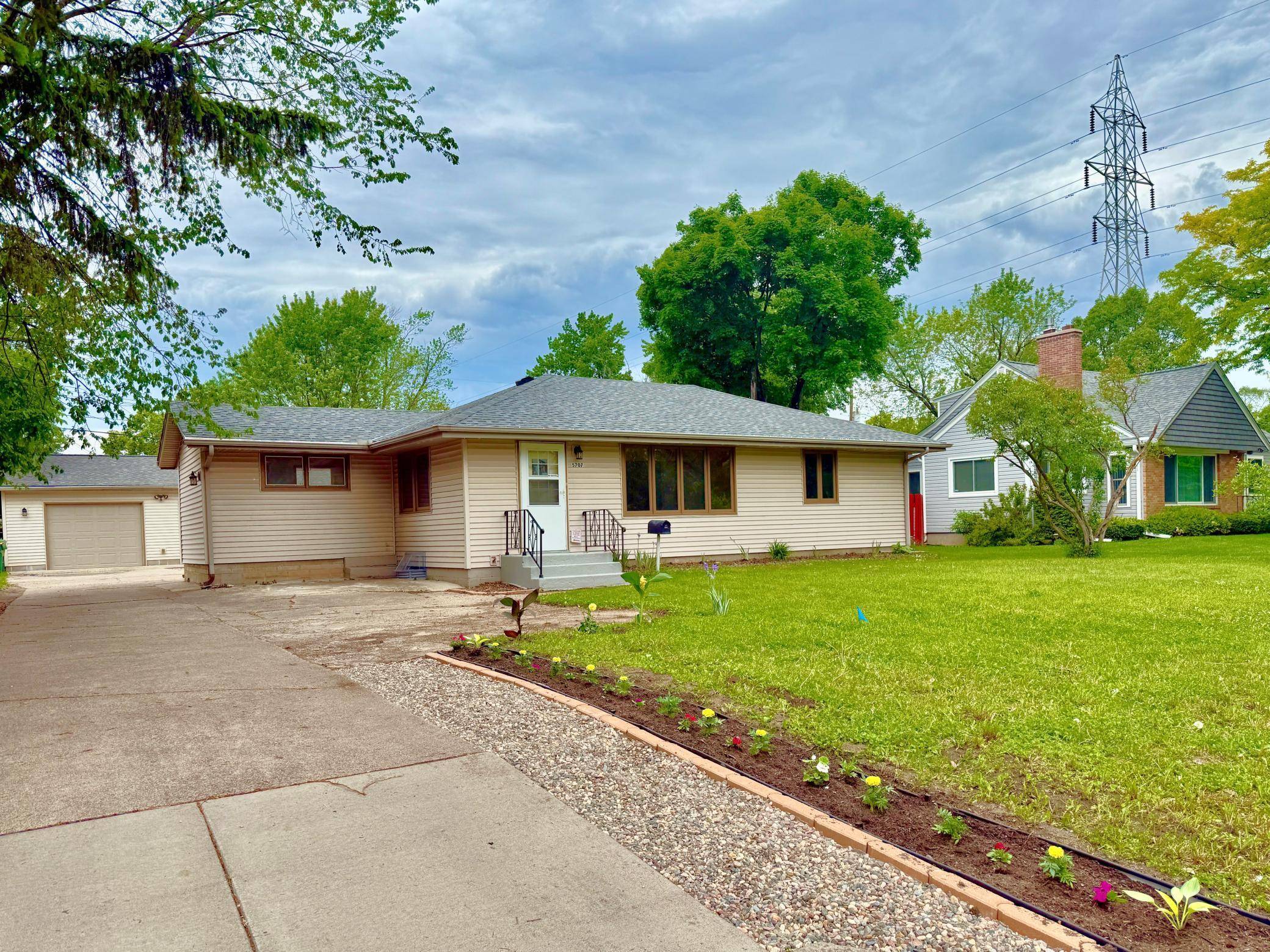 Brooklyn Center, MN 55430,5707 Knox AVE N