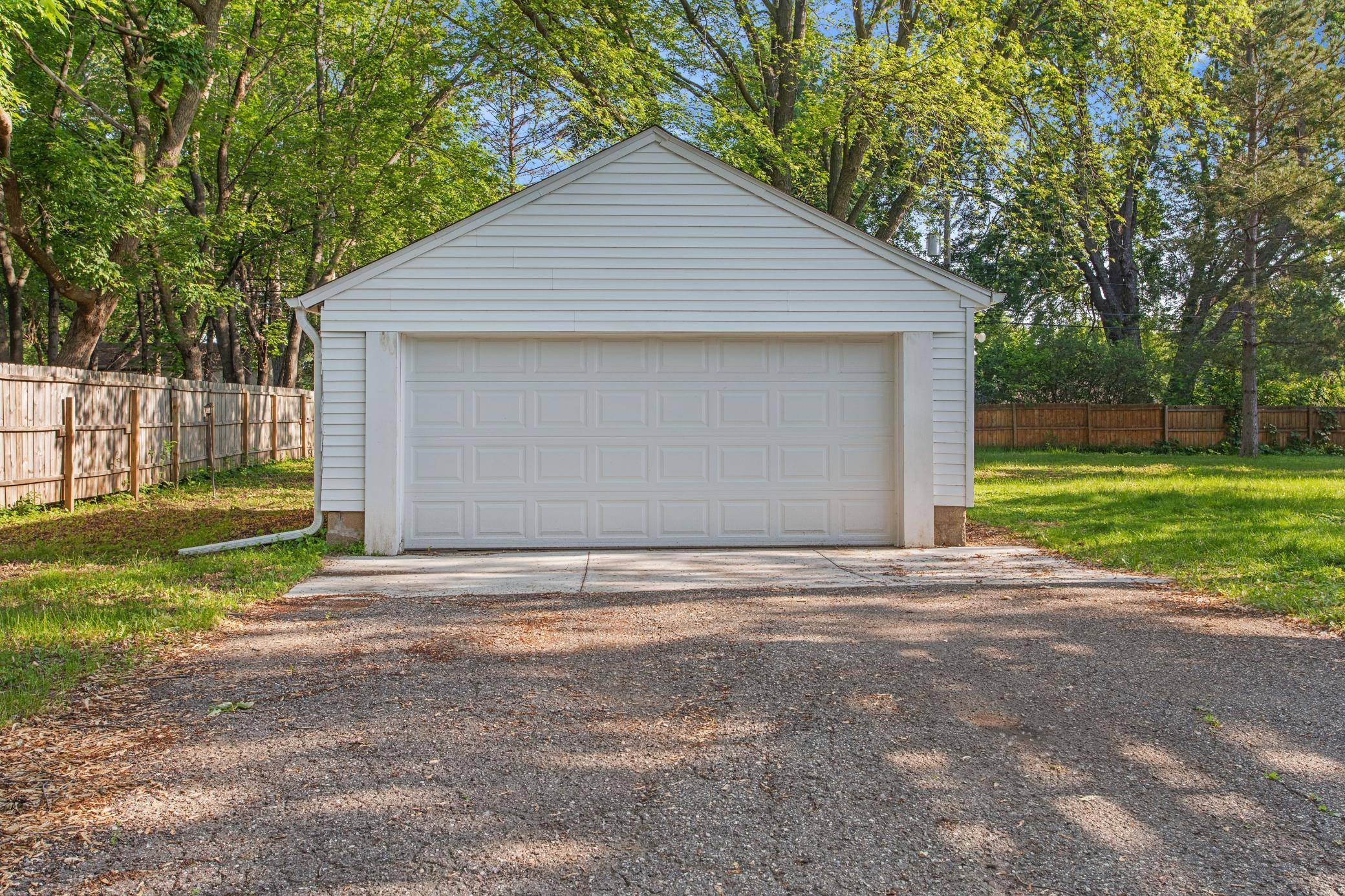 Roseville, MN 55113,1015 County Road B2 W