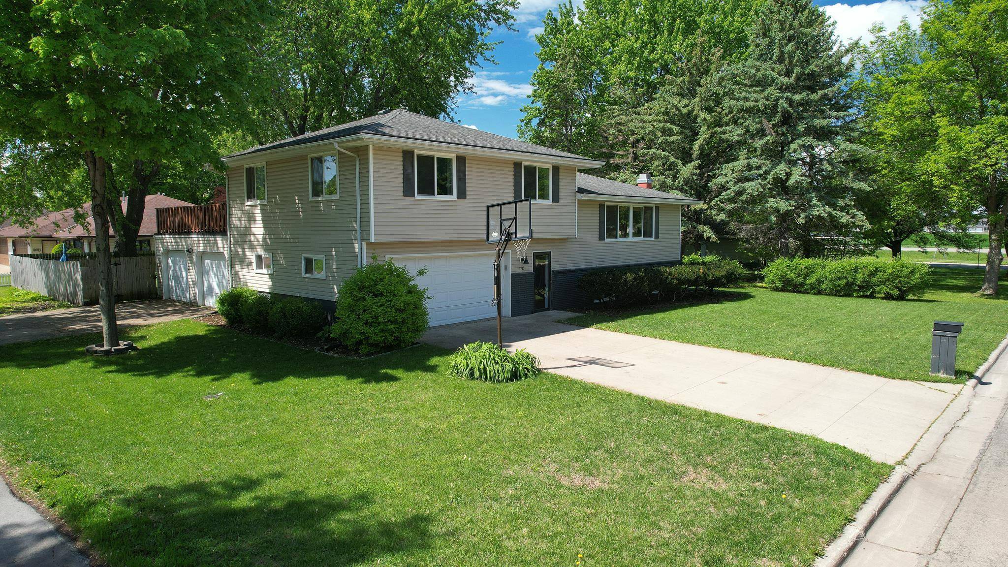 Albert Lea, MN 56007,1715 Gateway DR