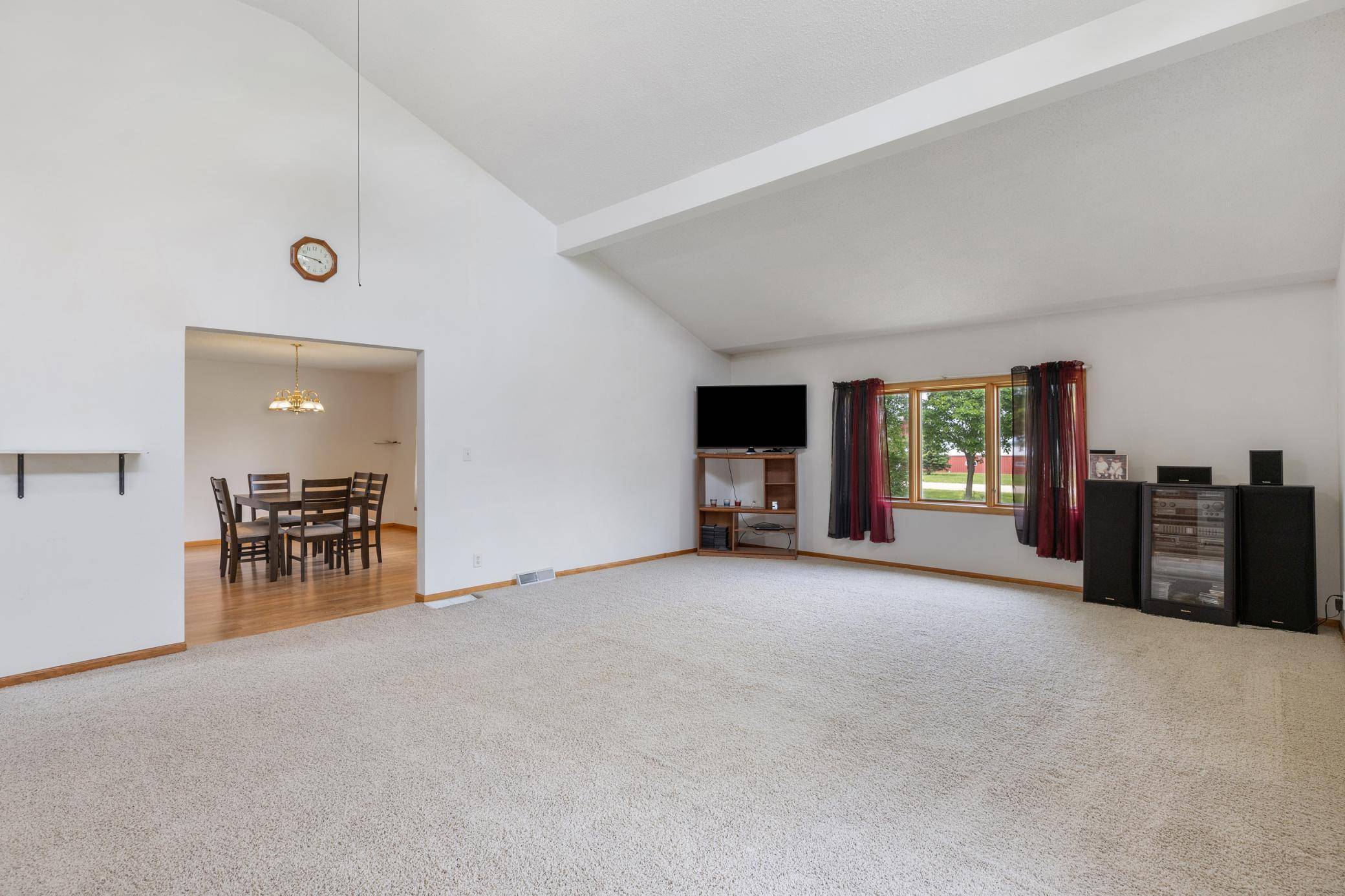 Faribault, MN 55021,8187 E 230th ST E