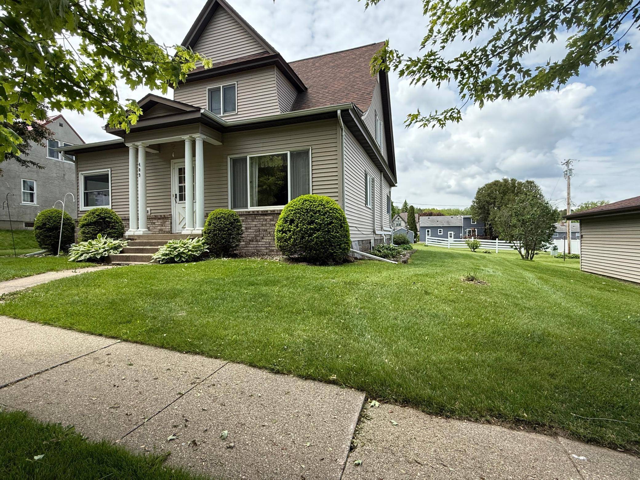 Mabel, MN 55954,409 Maple ST N