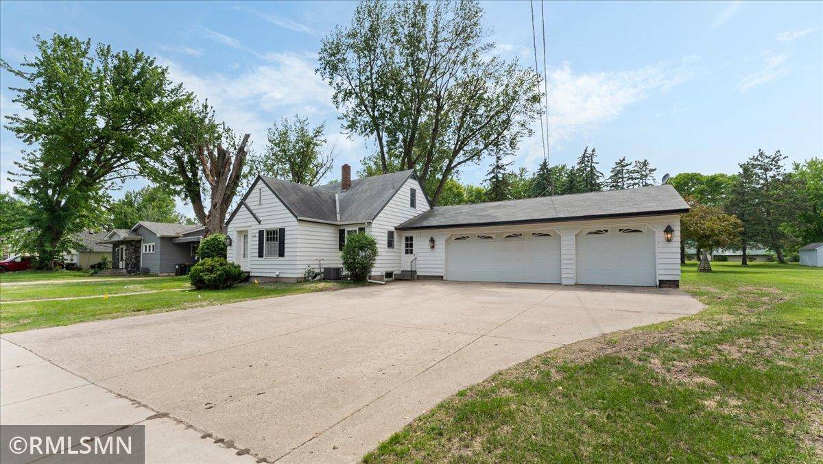 Dassel, MN 55325,651 Third ST N