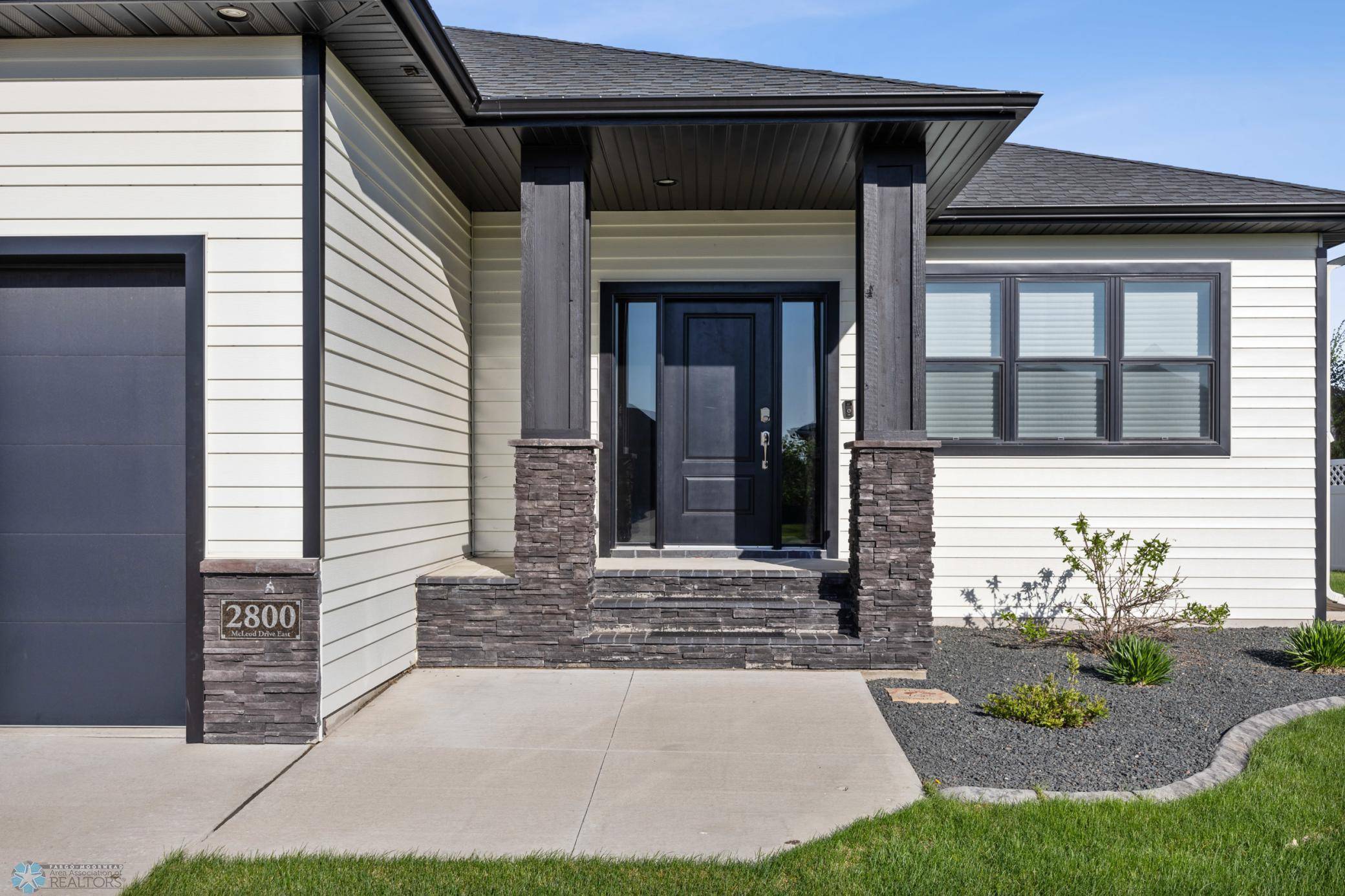 West Fargo, ND 58078,2800 Mcleod DR E