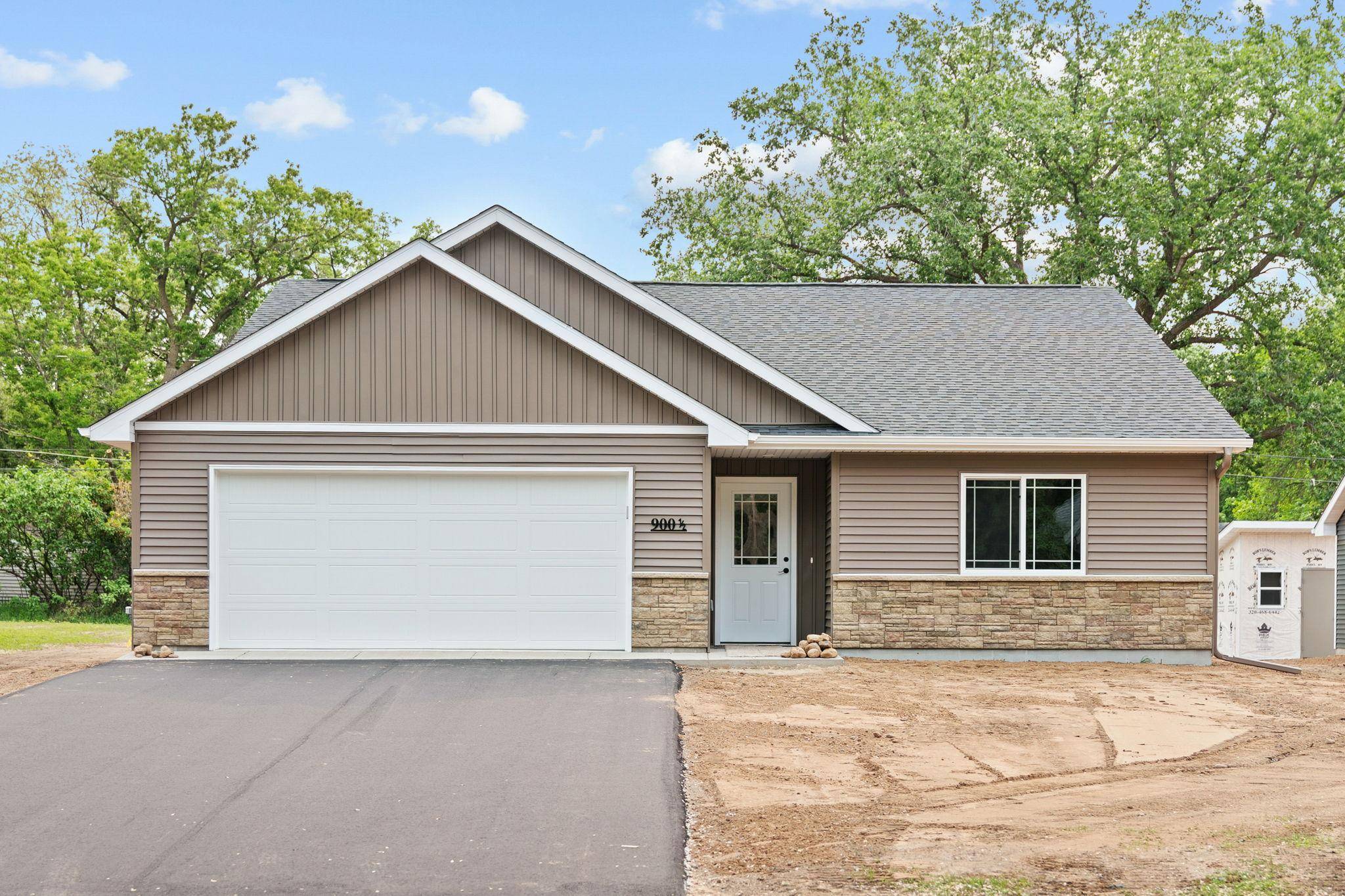 Princeton, MN 55371,900 1/2 8th AVE N