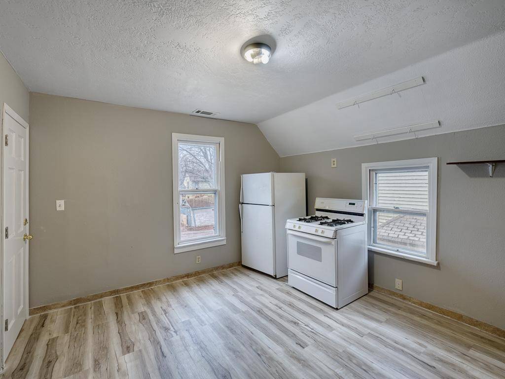 Saint Paul, MN 55104,818 Edmund AVE