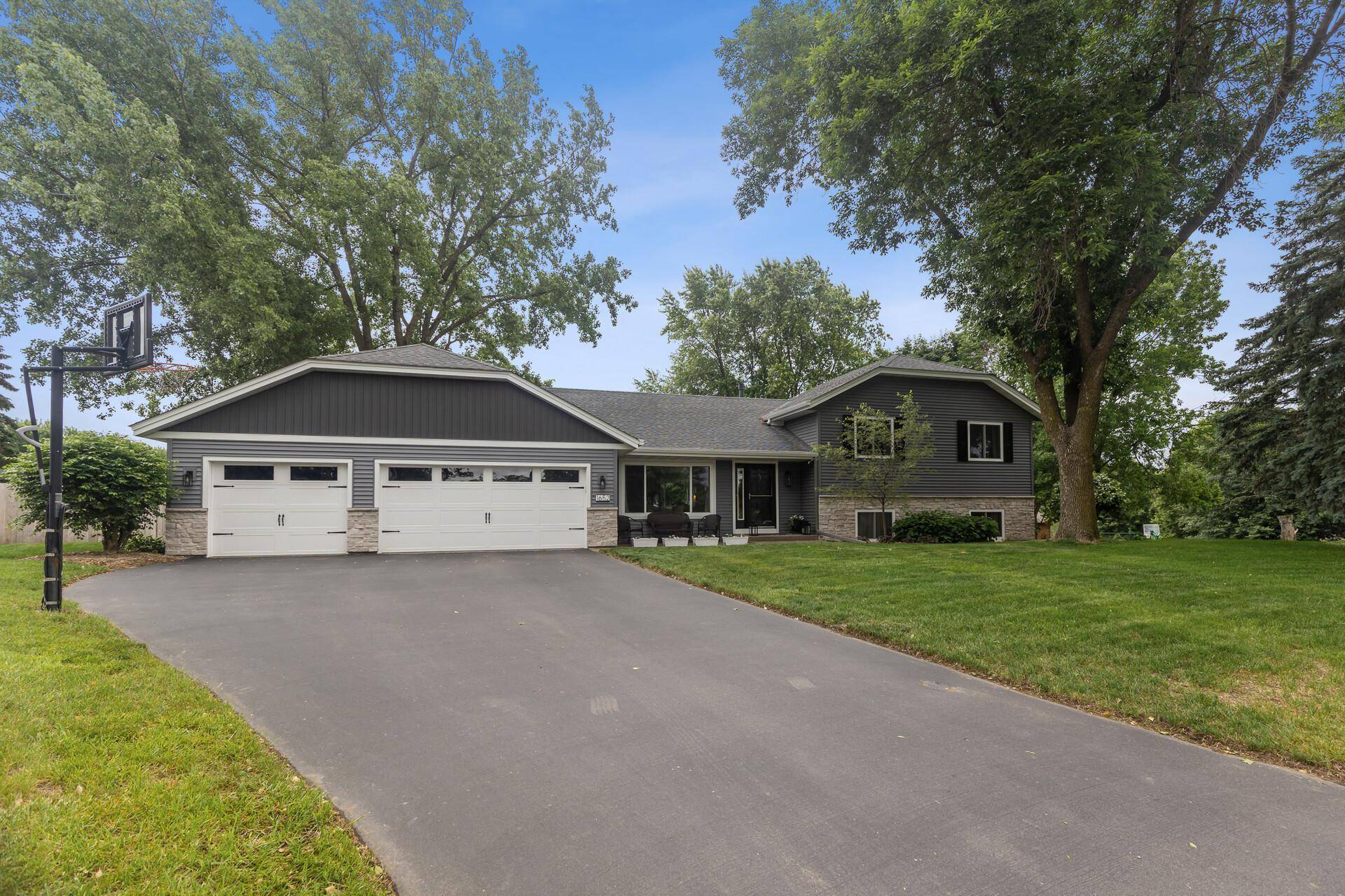Eagan, MN 55122,1652 Norwood CT