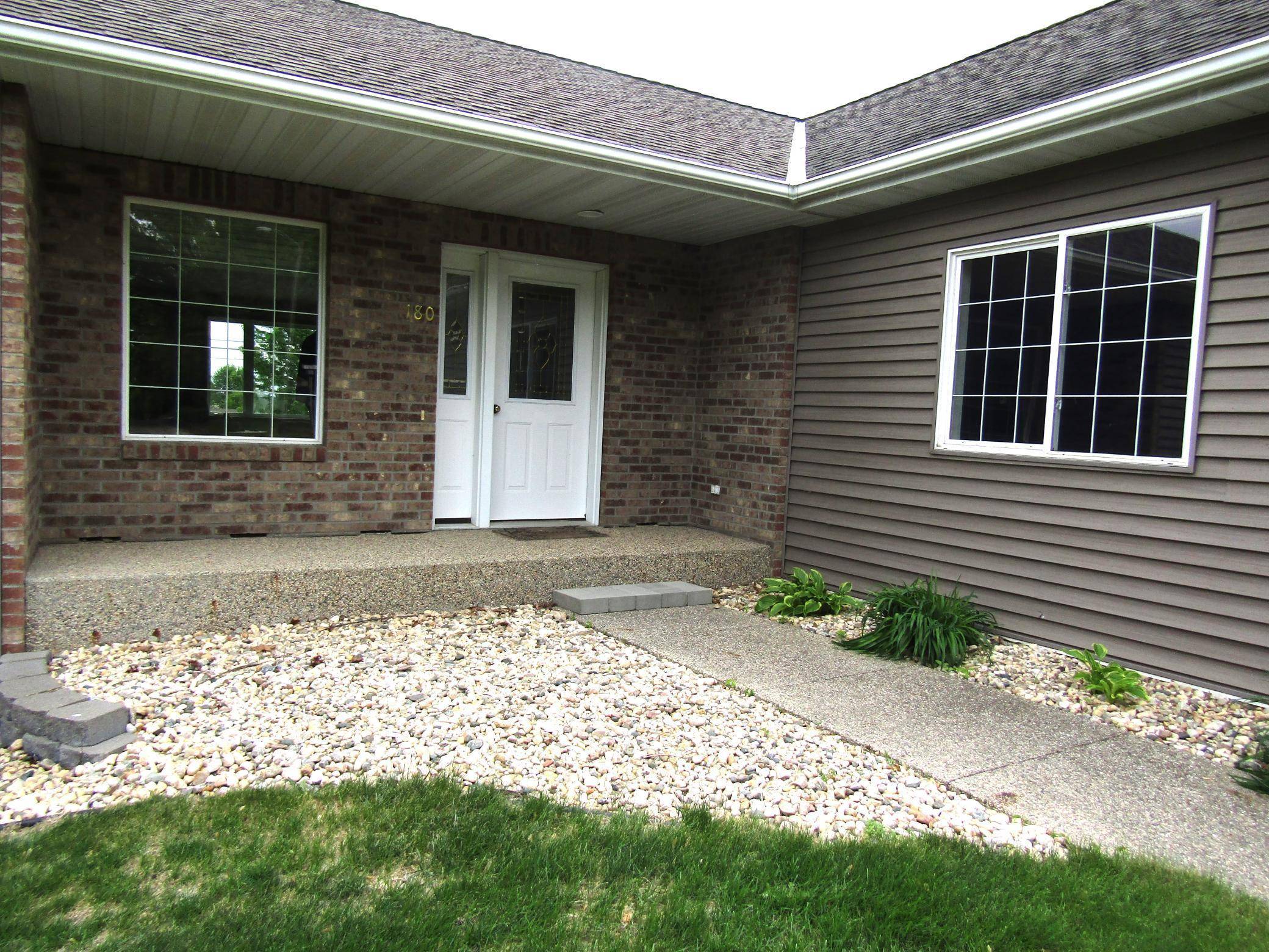 Appleton, MN 56208,180 N Bordson ST