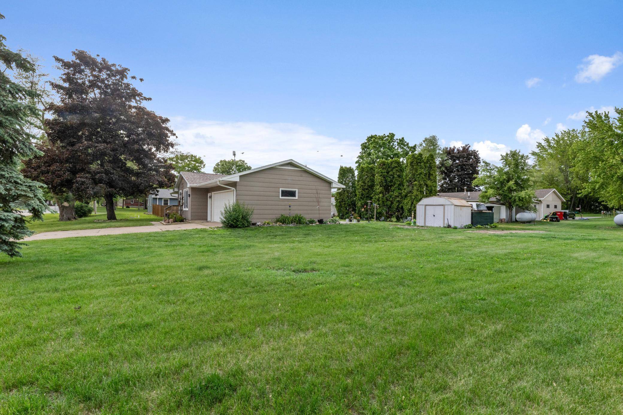 Cochrane, WI 54622,72 W 7th ST