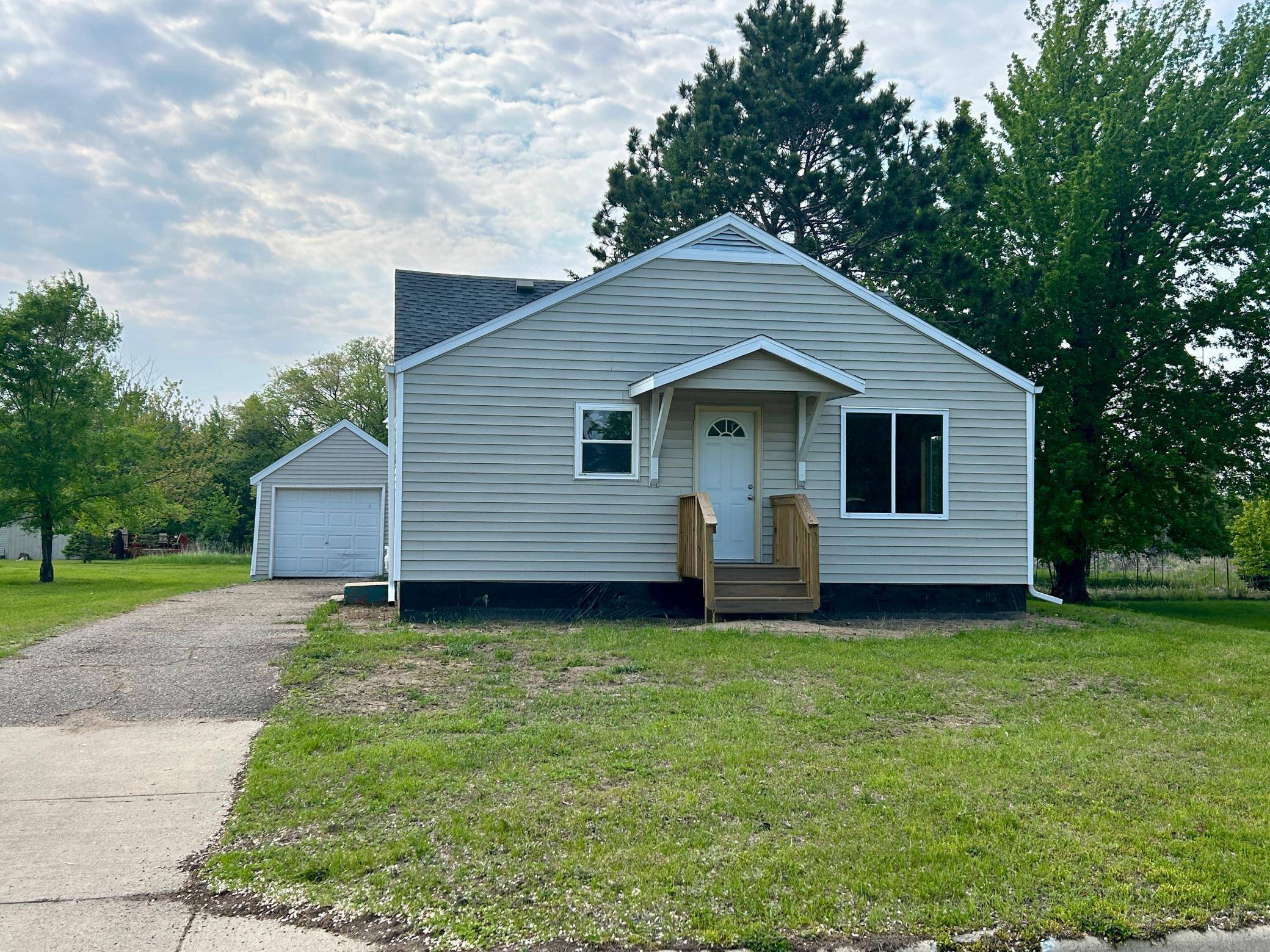 Wadena, MN 56482,609 4th ST NW