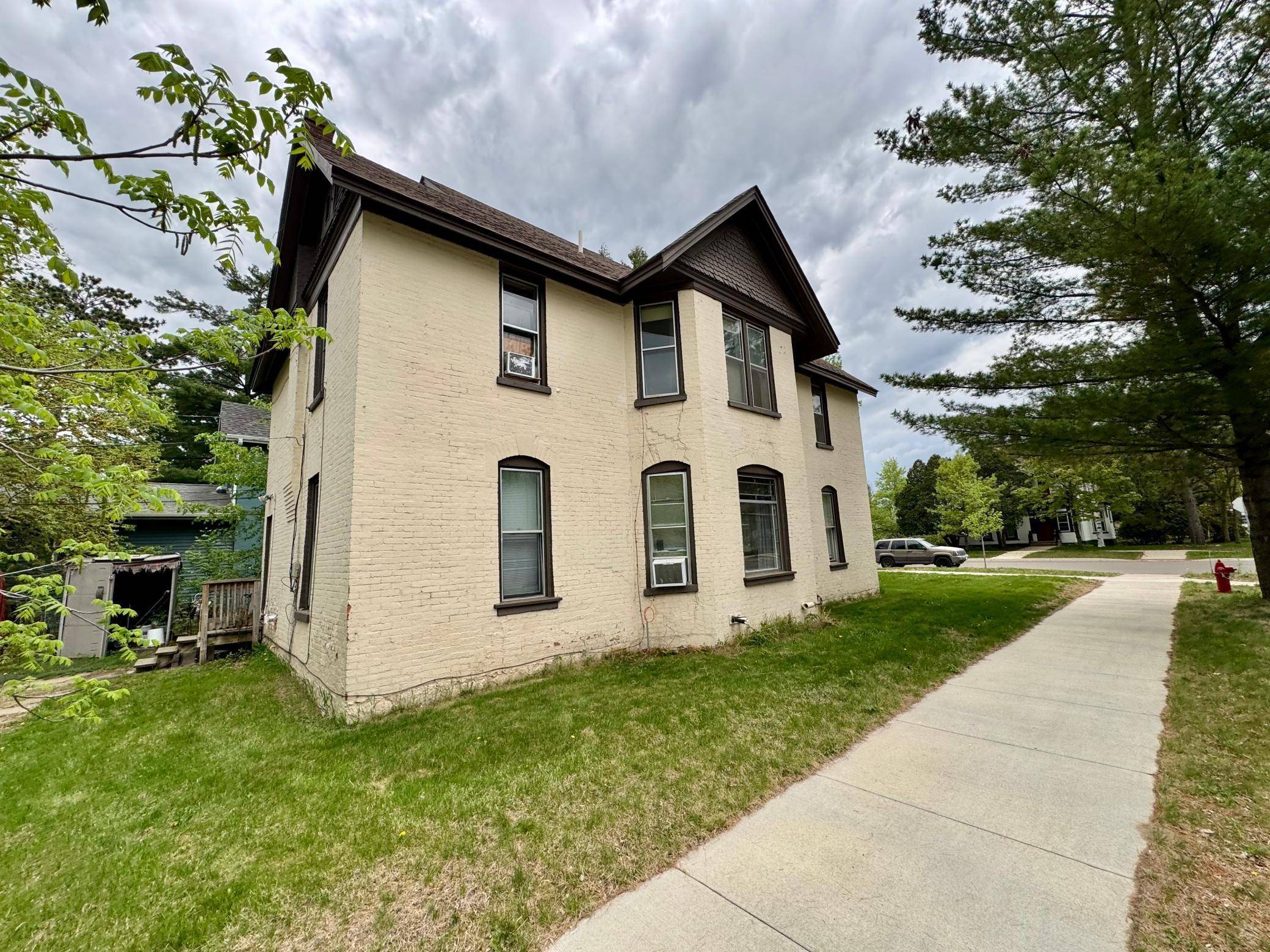 Brainerd, MN 56401,301 Juniper ST