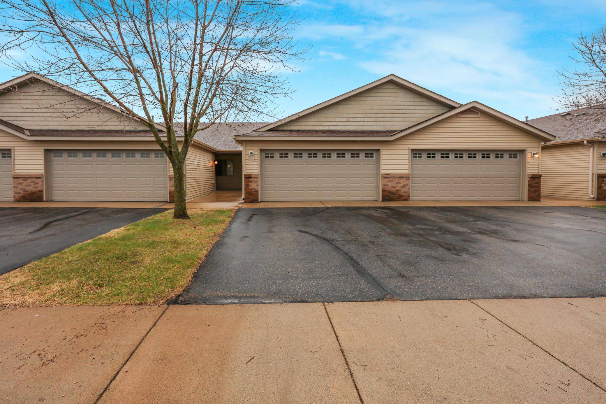 Saint Cloud, MN 56303,1062 Manor CT