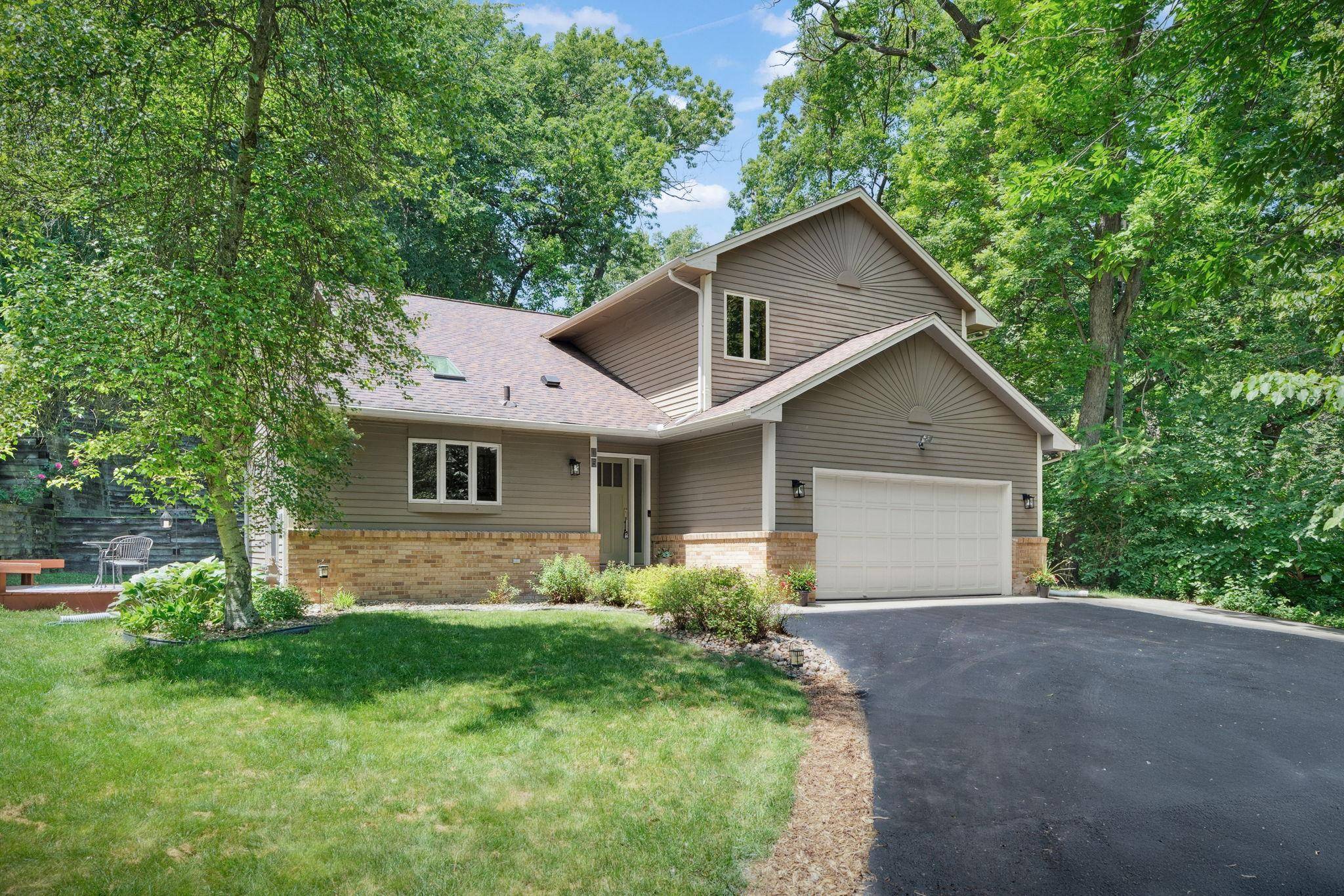 Plymouth, MN 55441,15 Magnolia LN N