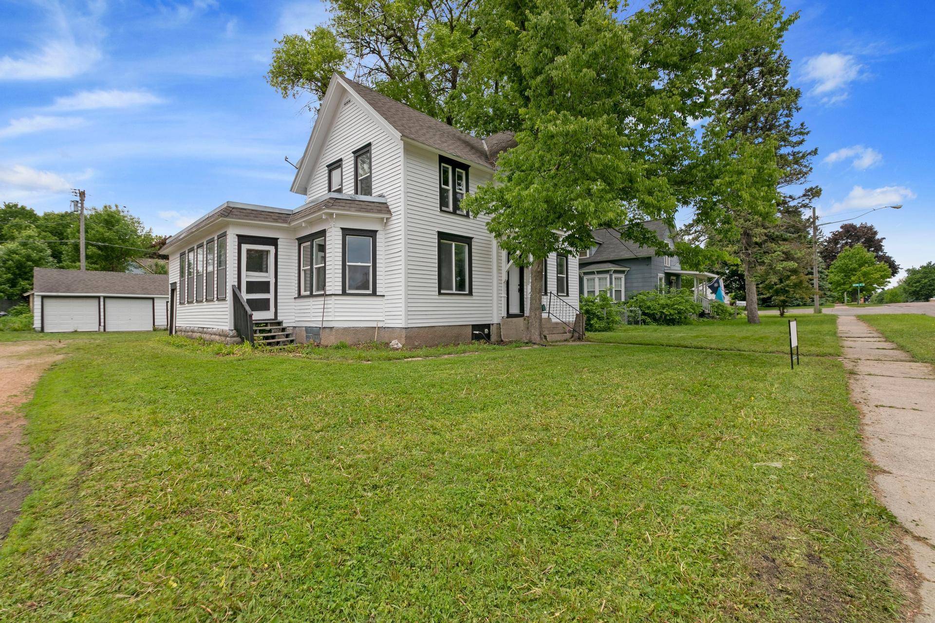 Glencoe, MN 55336,1319 Hennepin AVE N