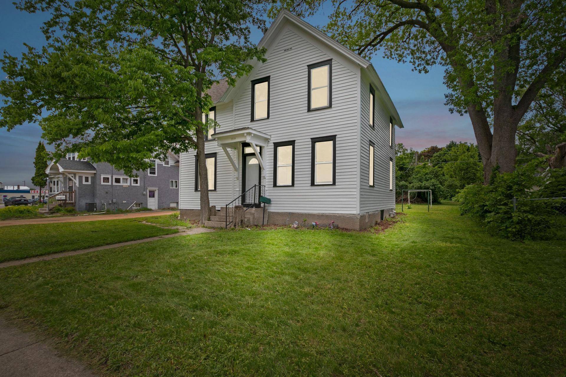 Glencoe, MN 55336,1319 Hennepin AVE N