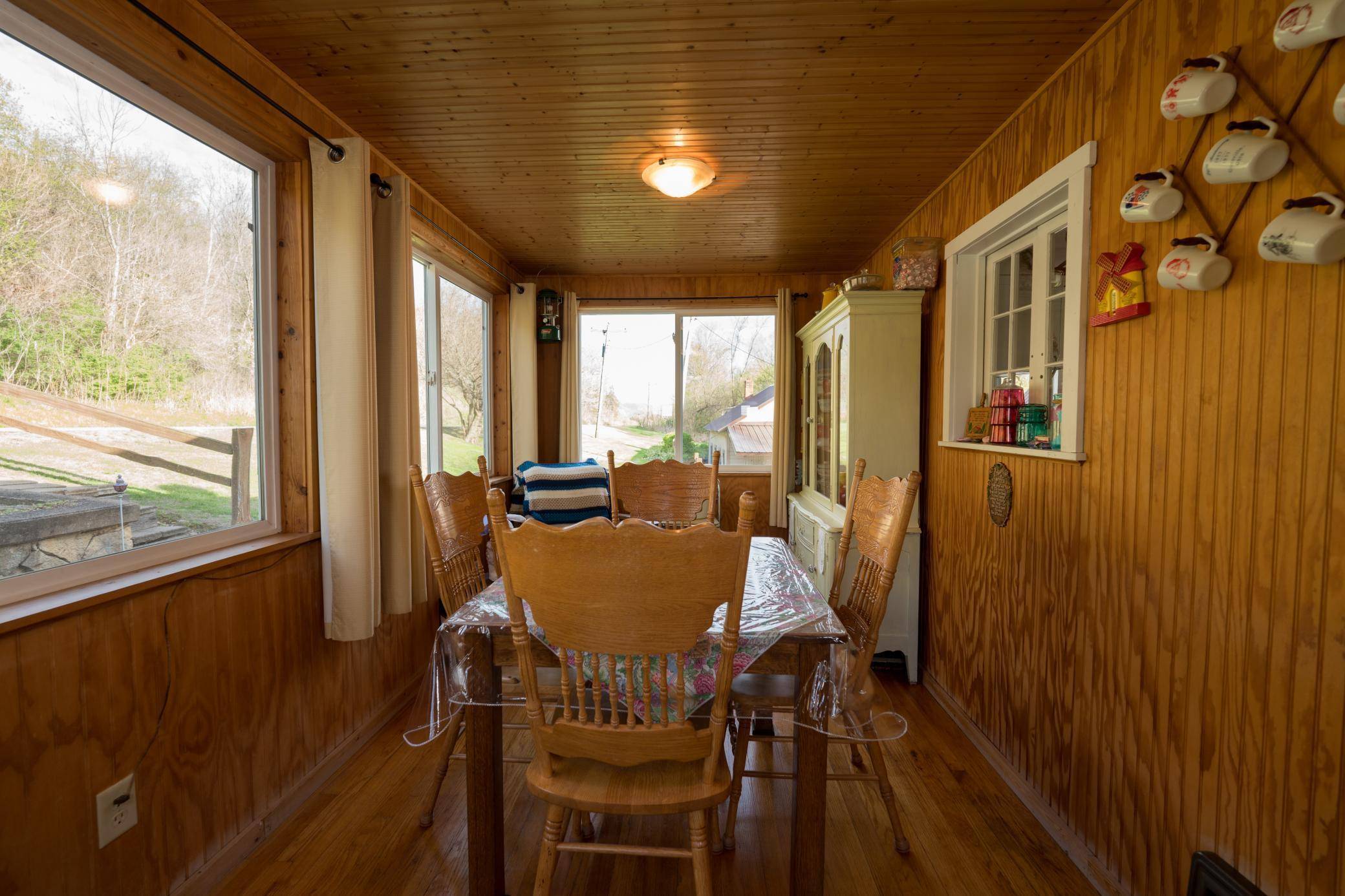 Alma, WI 54610,S2232 State Road 35