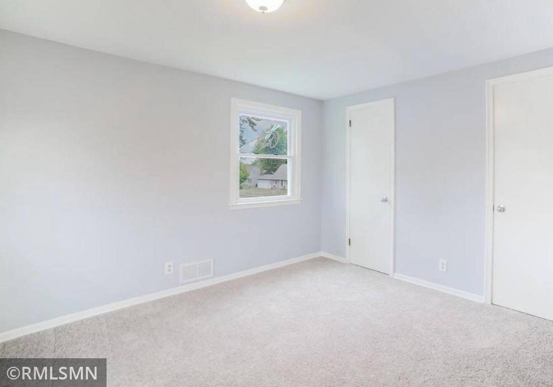 Coon Rapids, MN 55448,606 109th AVE NW